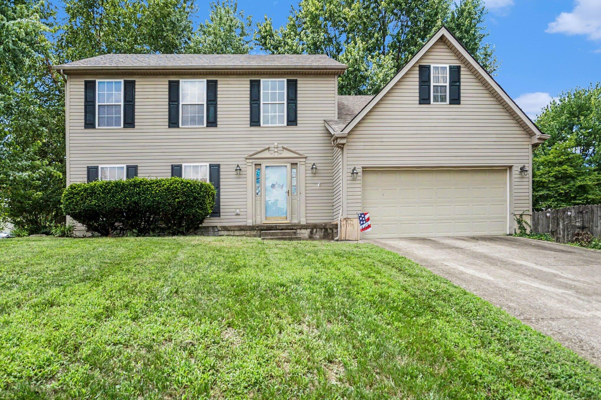 2765 Woodlawn Way — photo