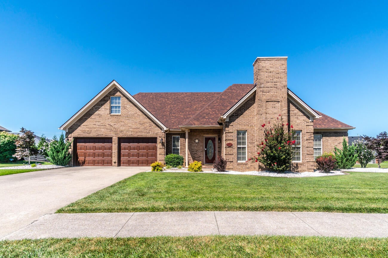 114 Castlewood Drive — photo
