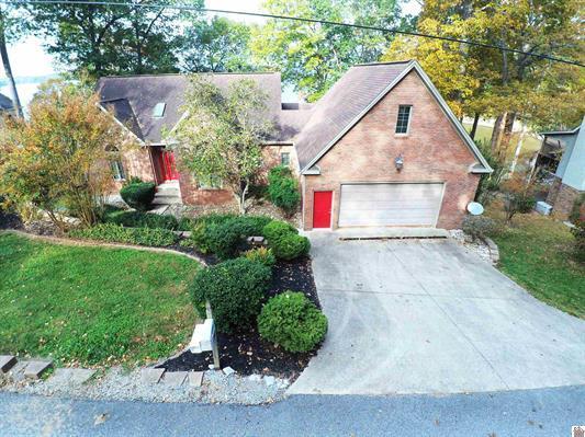 138 Elizabeth Drive — photo