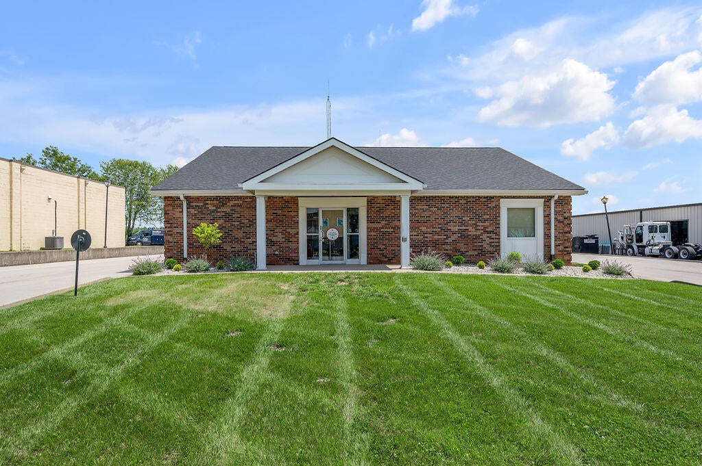 250 Crossfield Drive — photo
