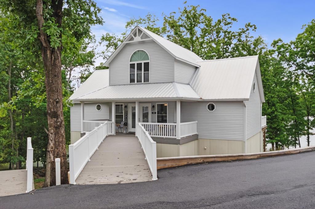 520 Yacht Drive — photo