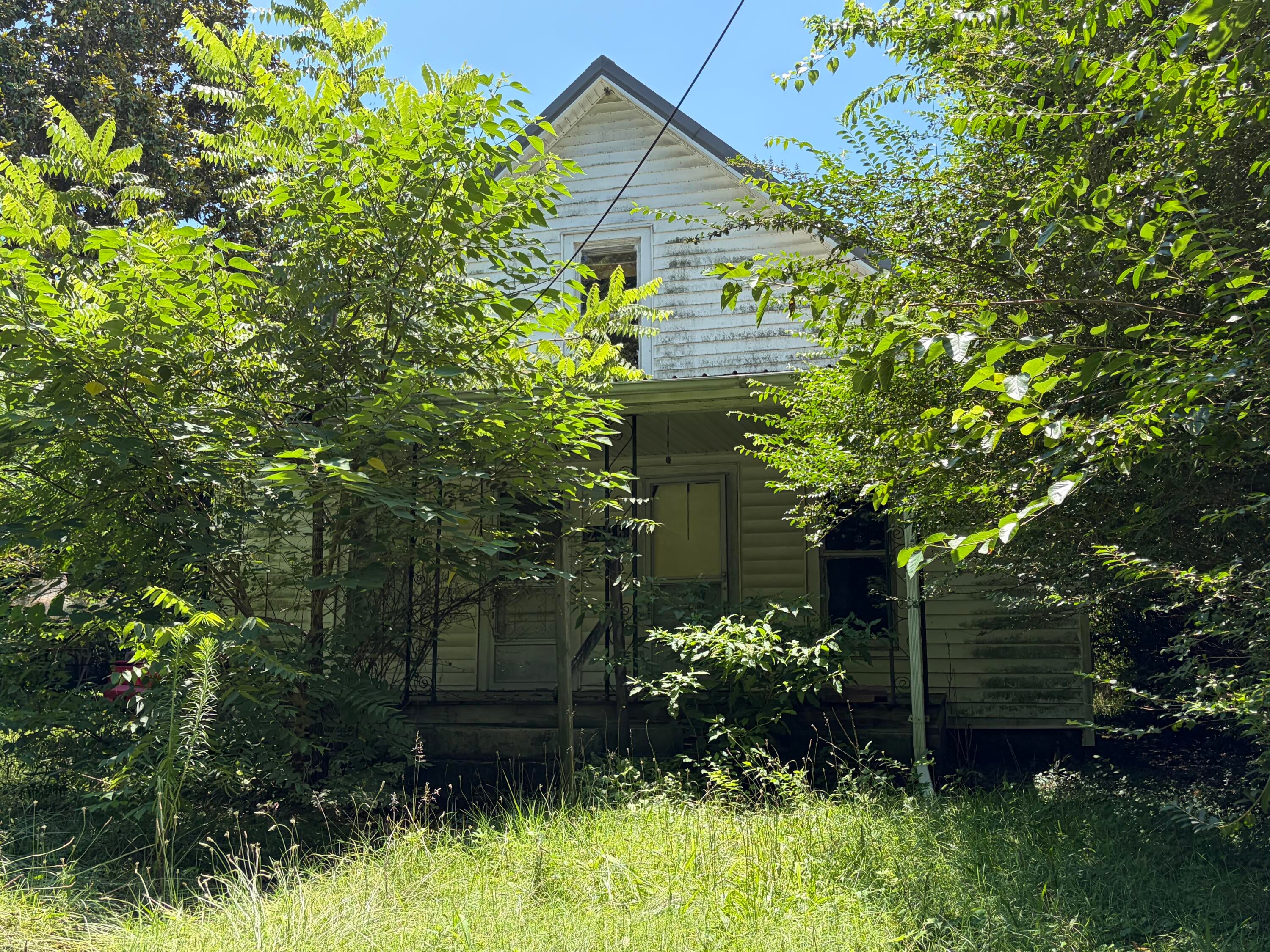 2116 Center Street — photo