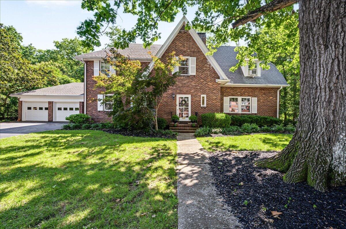 207 Paul Sawyier Drive — photo