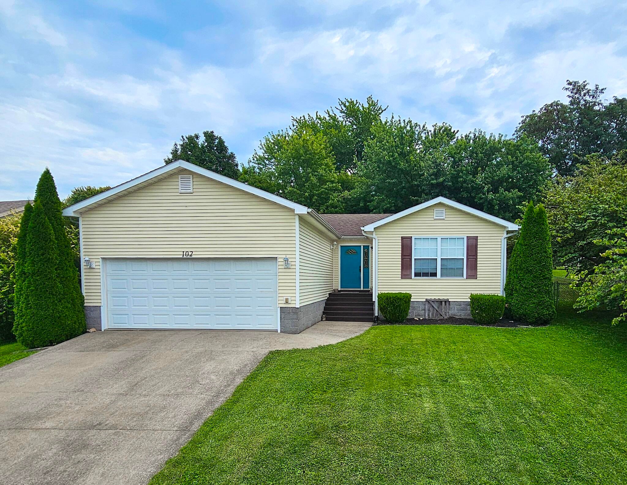102 Fox Chase — photo