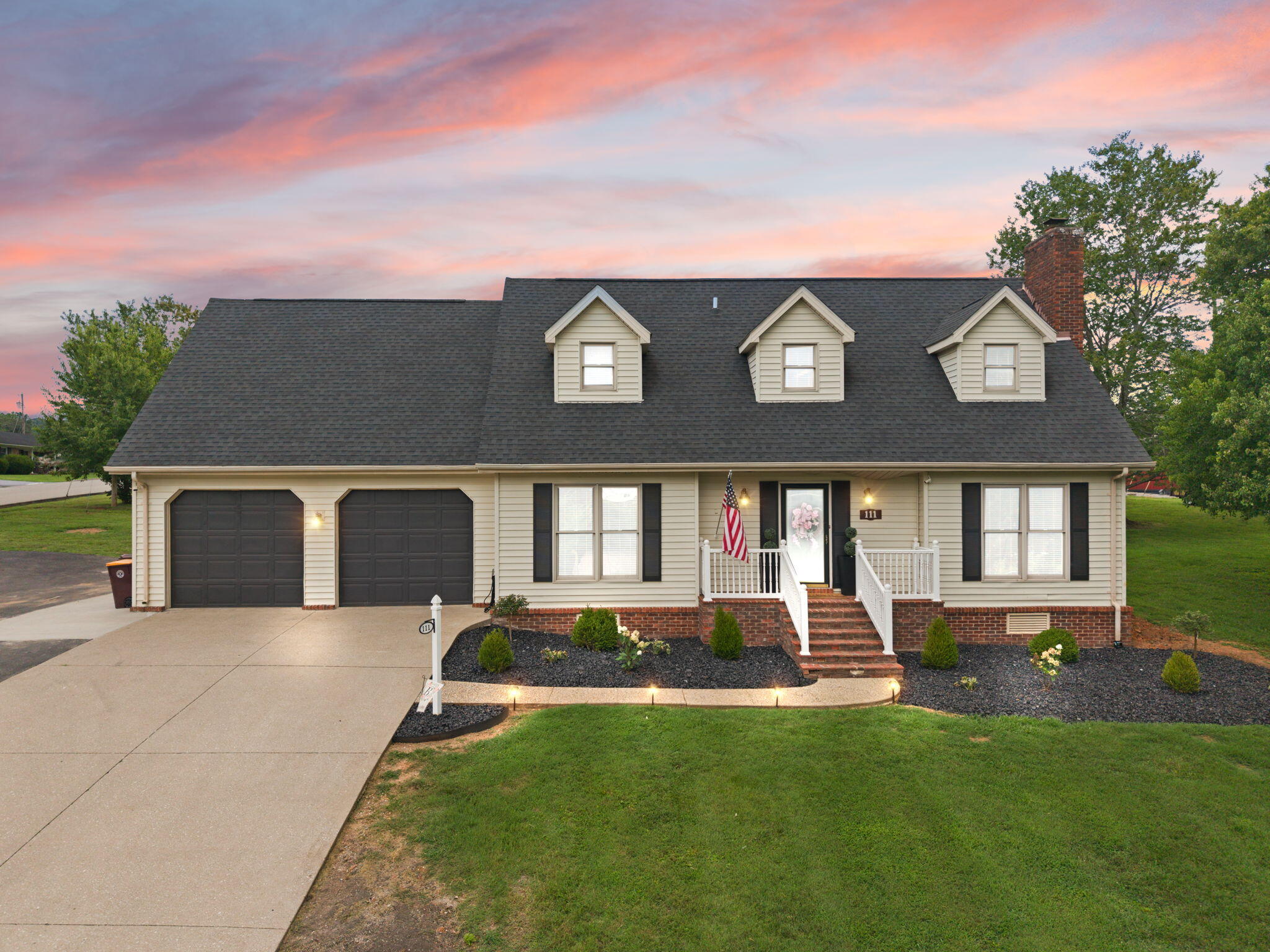 111 S Maplewood Drive — photo