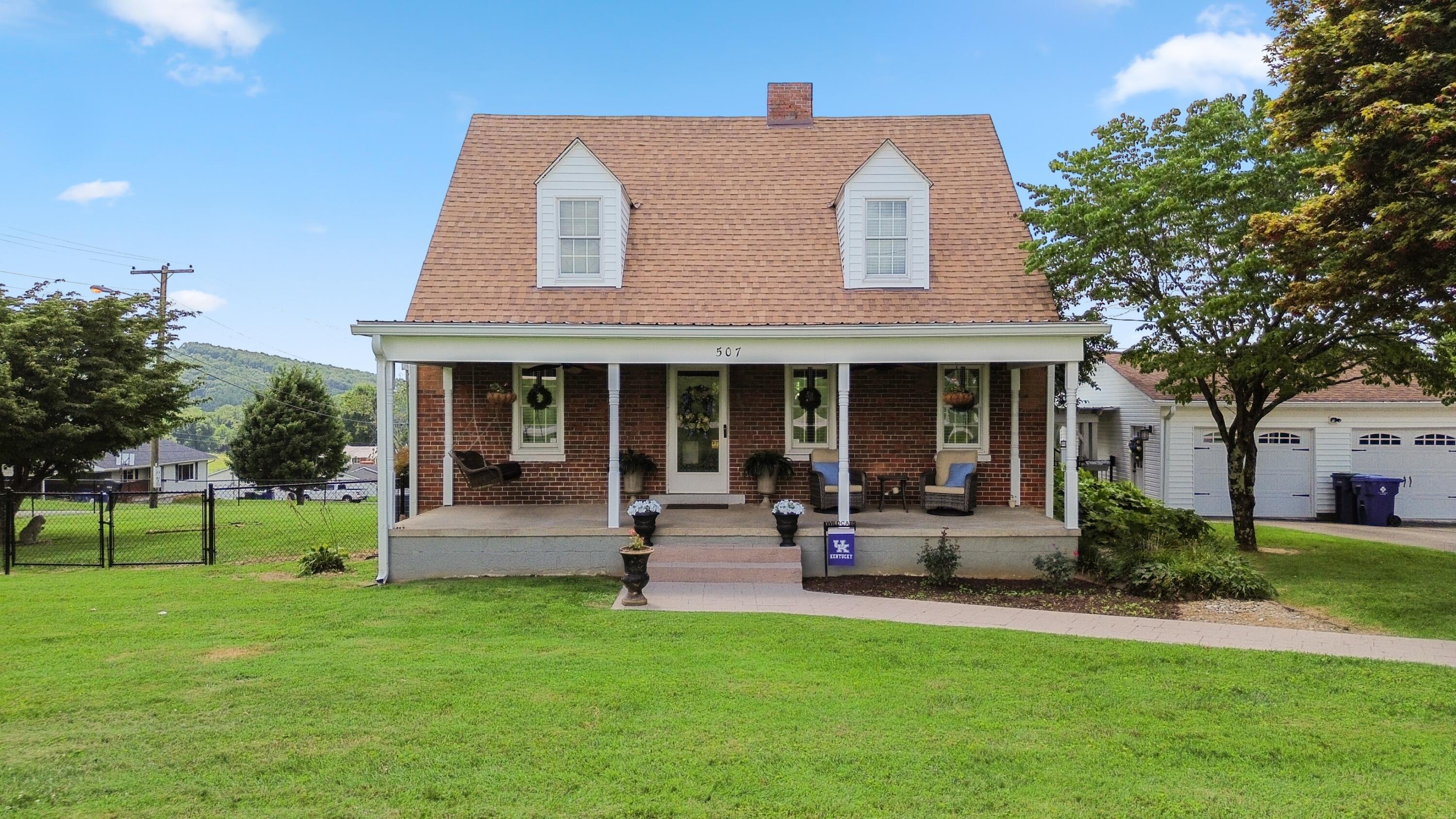 507 Newton Street — photo