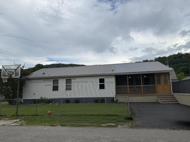275 Burton Road — photo