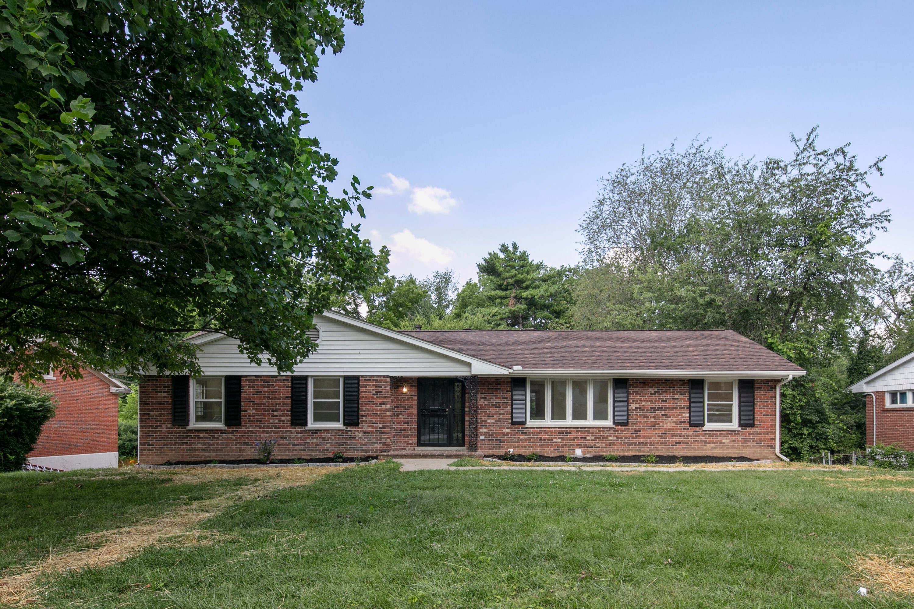 3479 Lansdowne Drive — photo