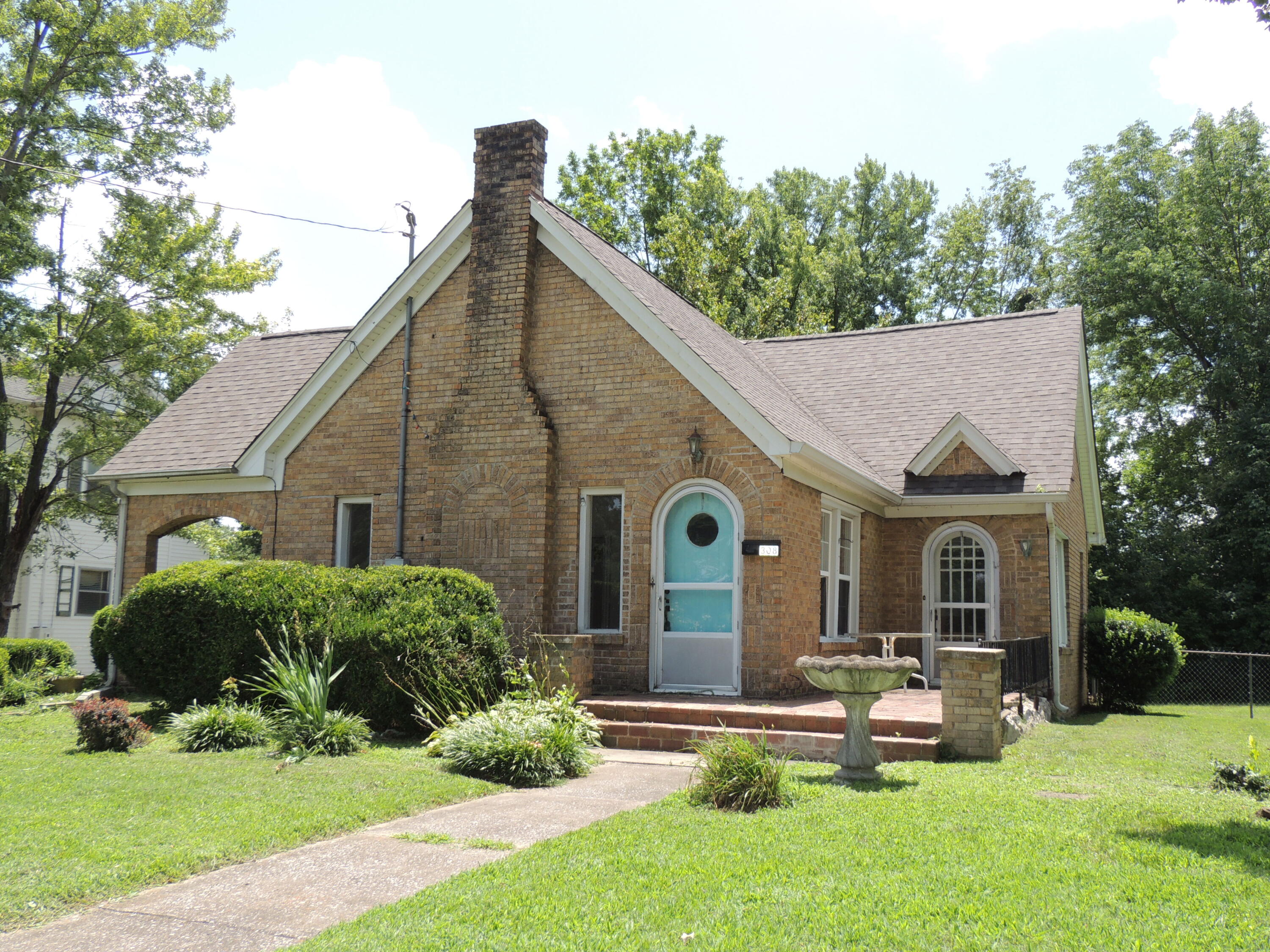 308 E College Street — photo
