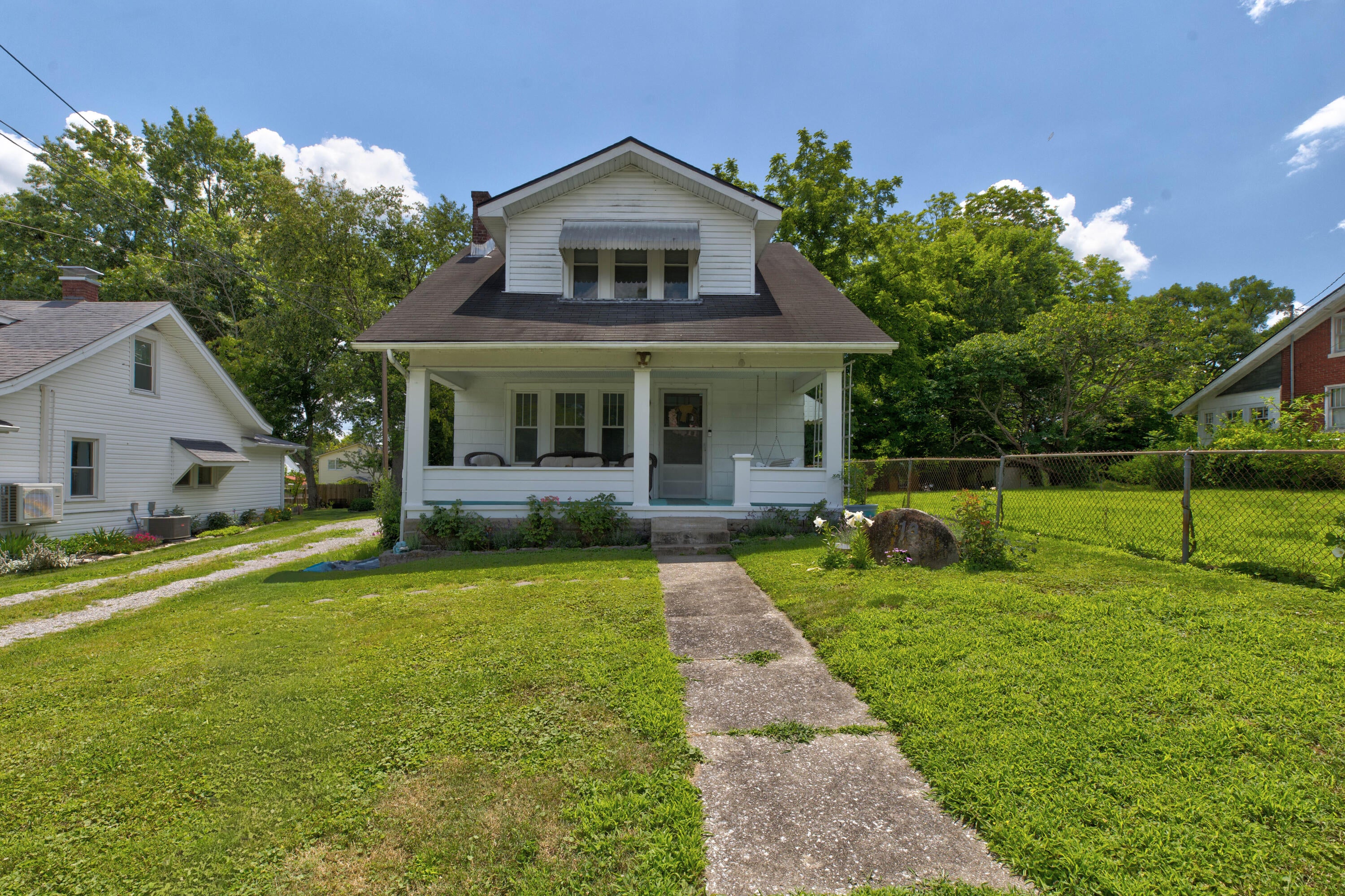 13 Long Avenue — photo