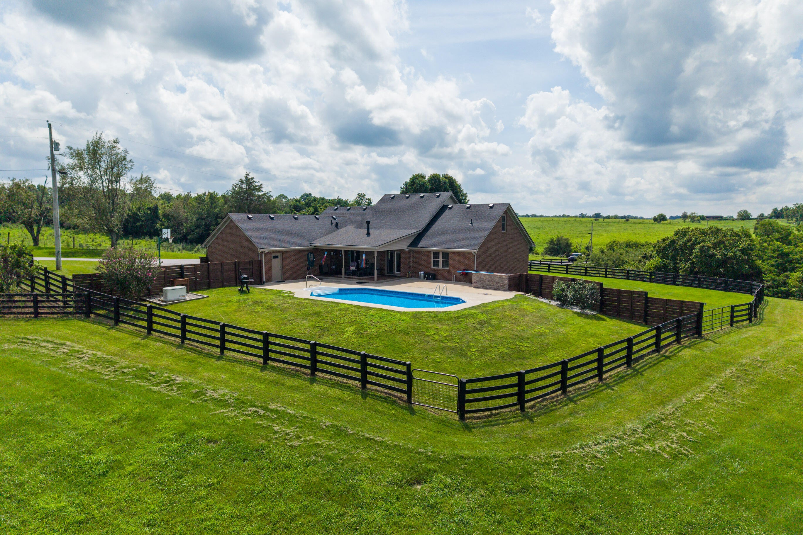 559 Moran Summit Road — photo