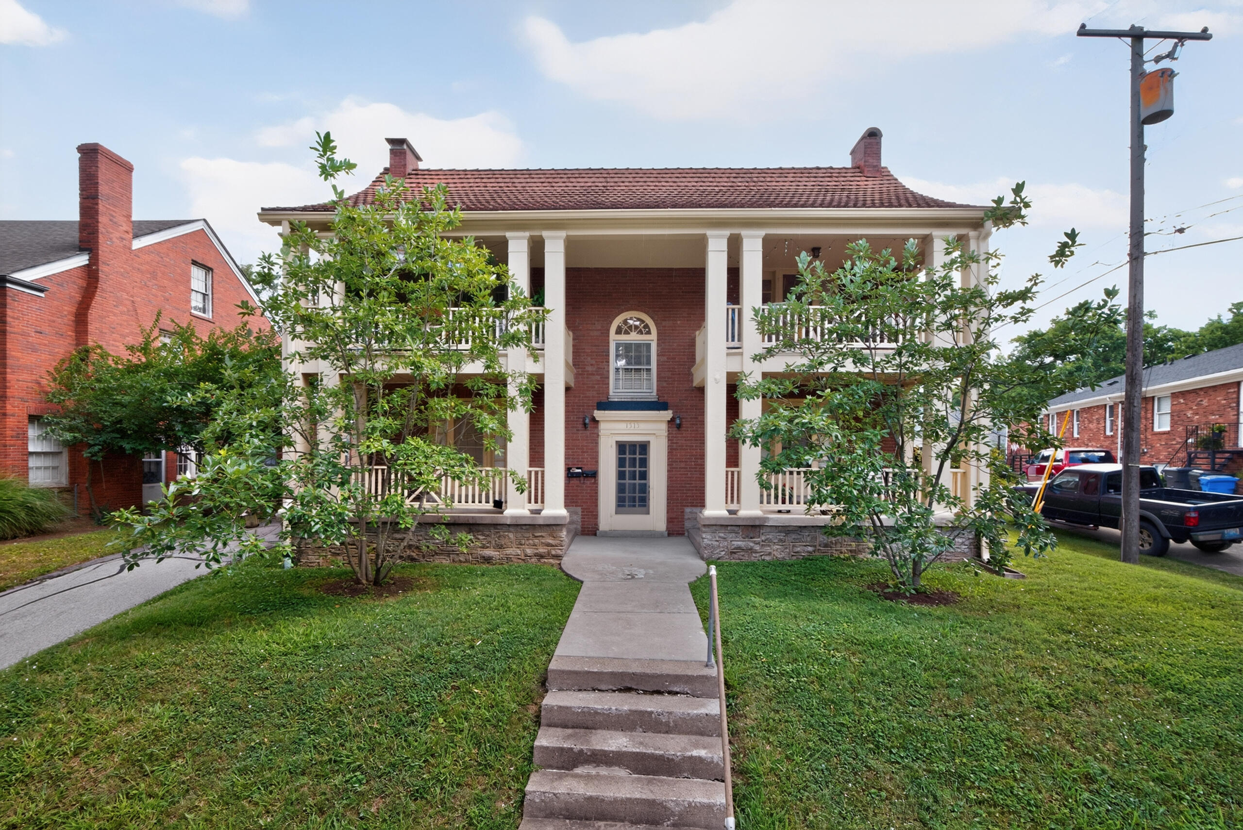 1515 Fontaine Road — photo
