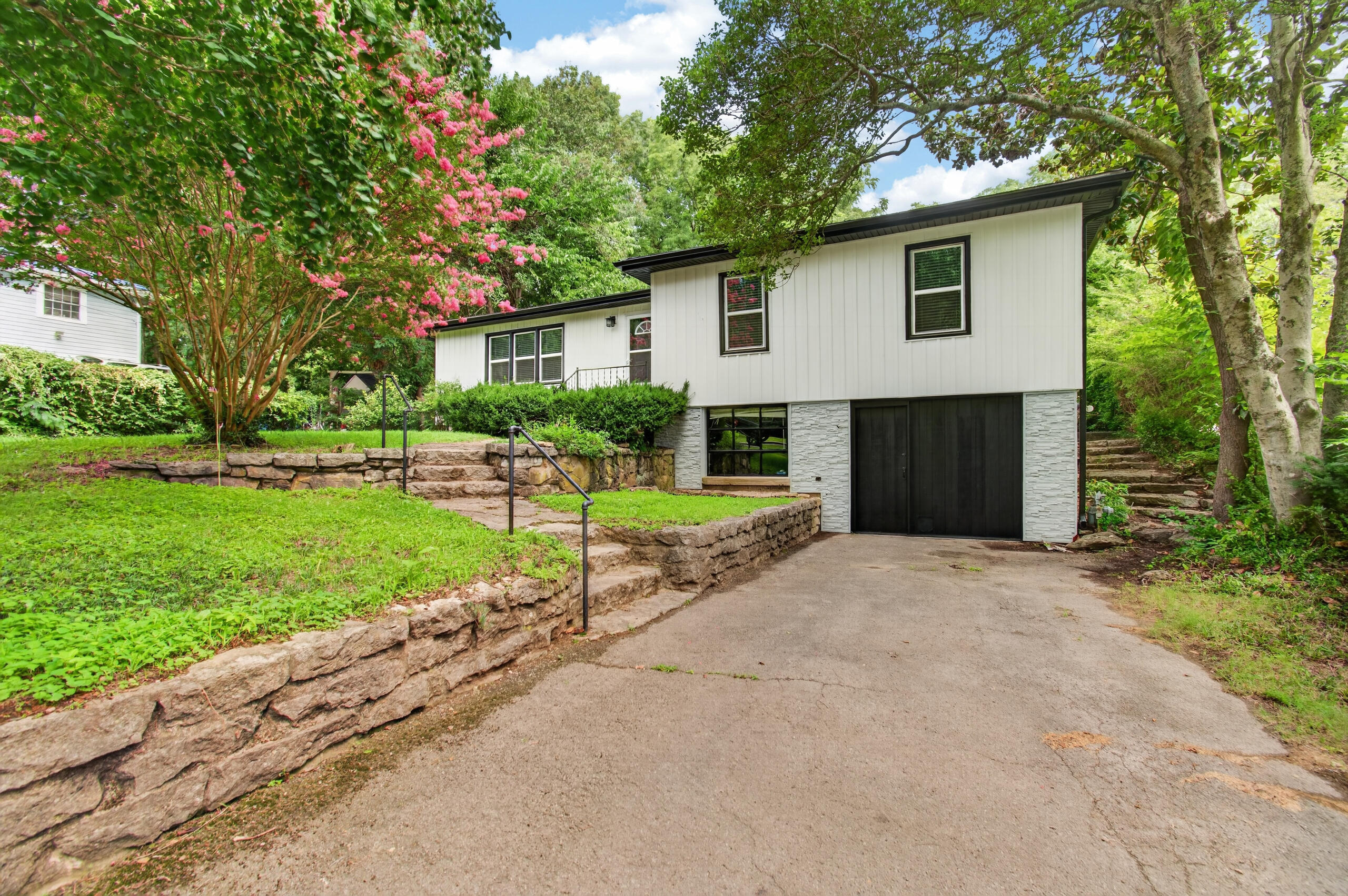 703 East Drive — photo