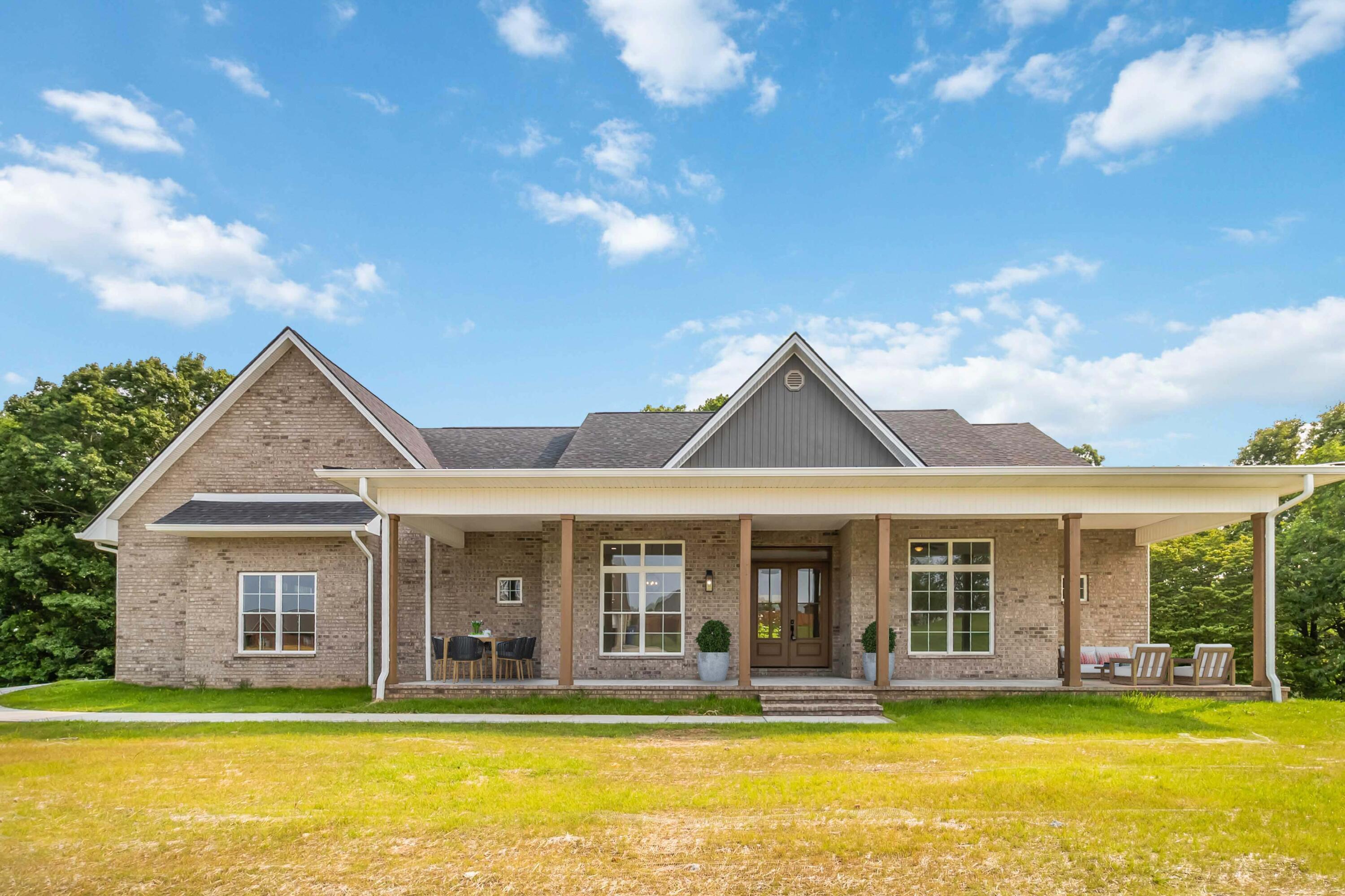 370 Splendor View Drive — photo