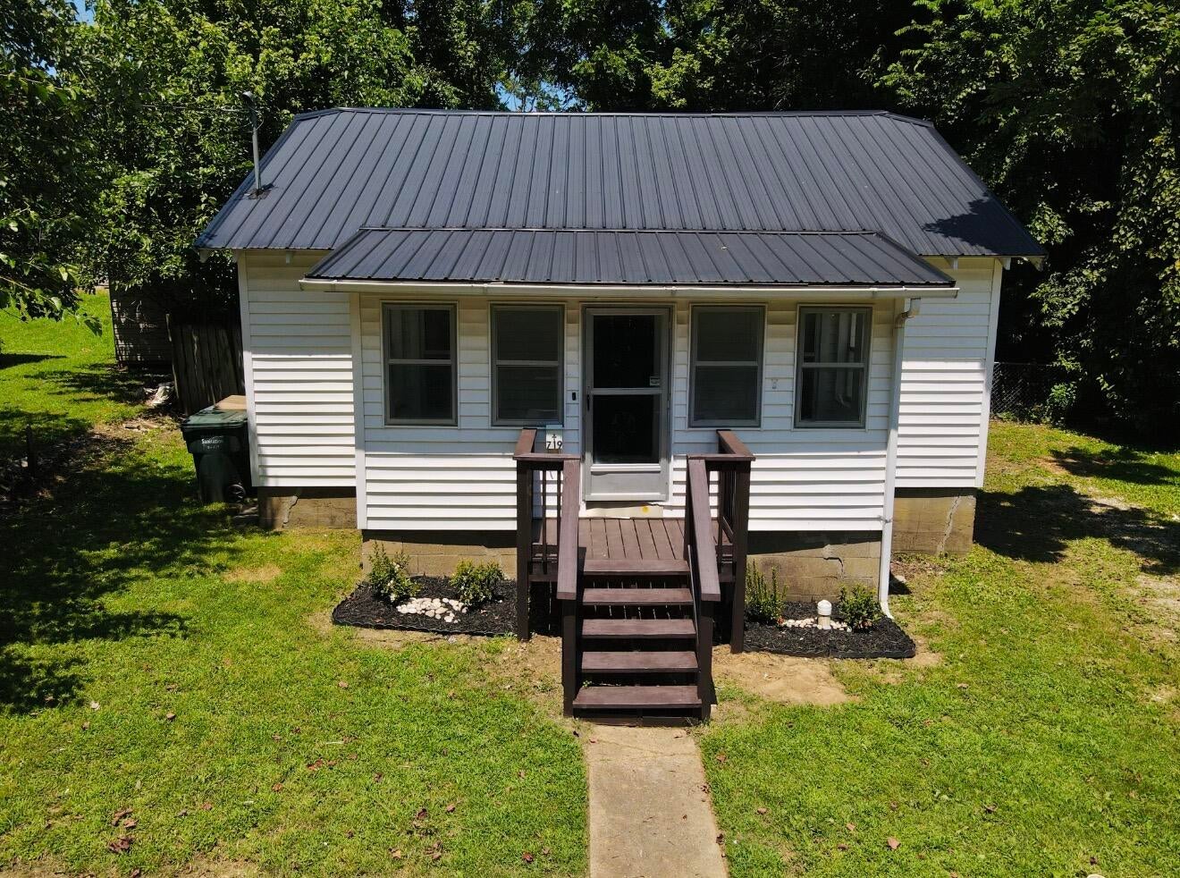 719 Hodge Street — photo