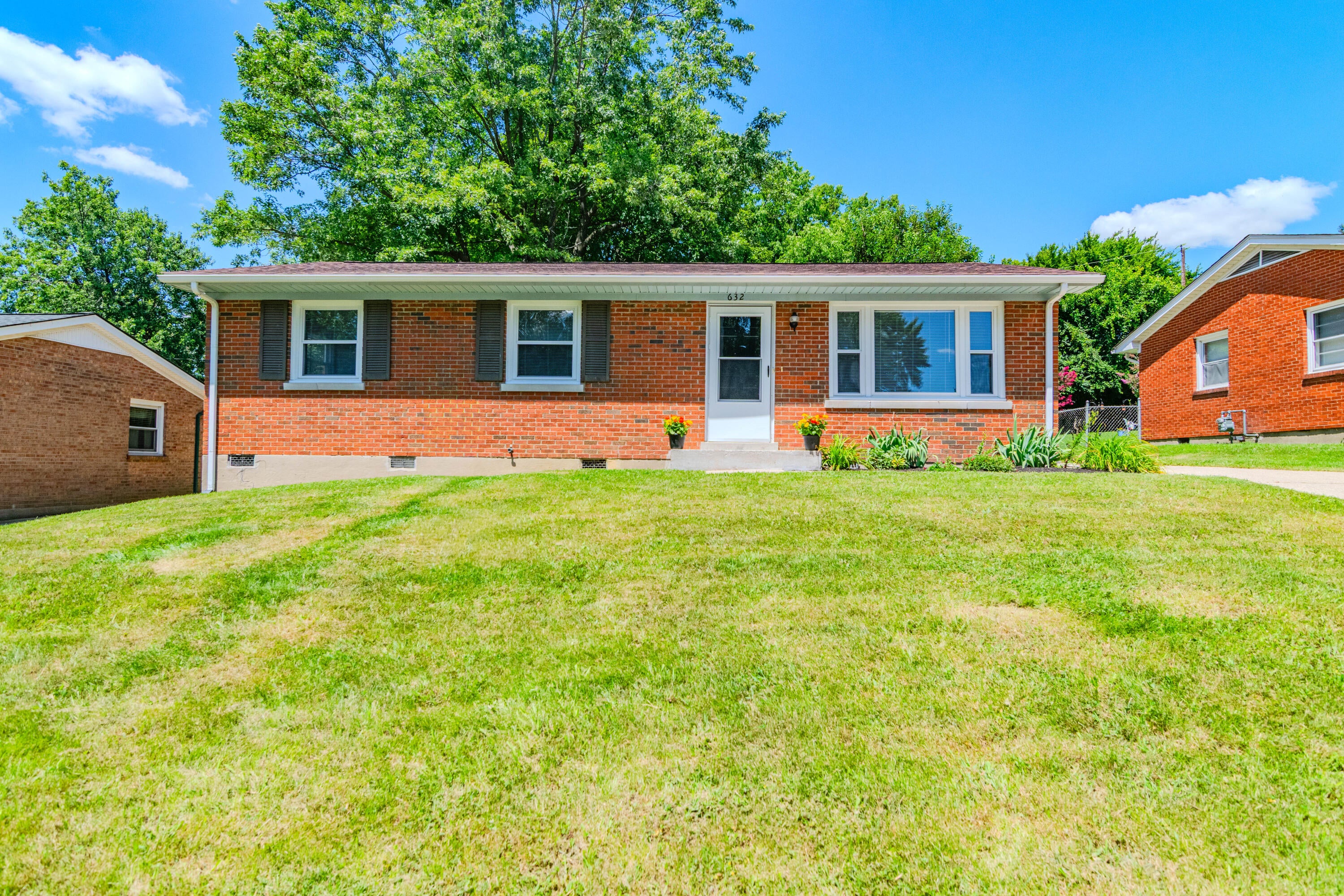 632 Waldo Way — photo