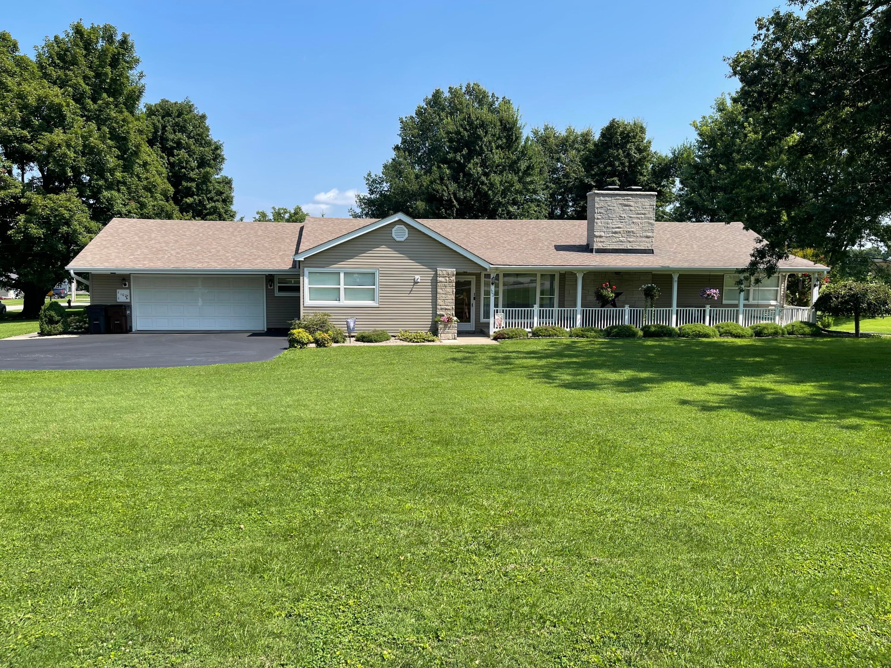 102 Maplewood Drive — photo