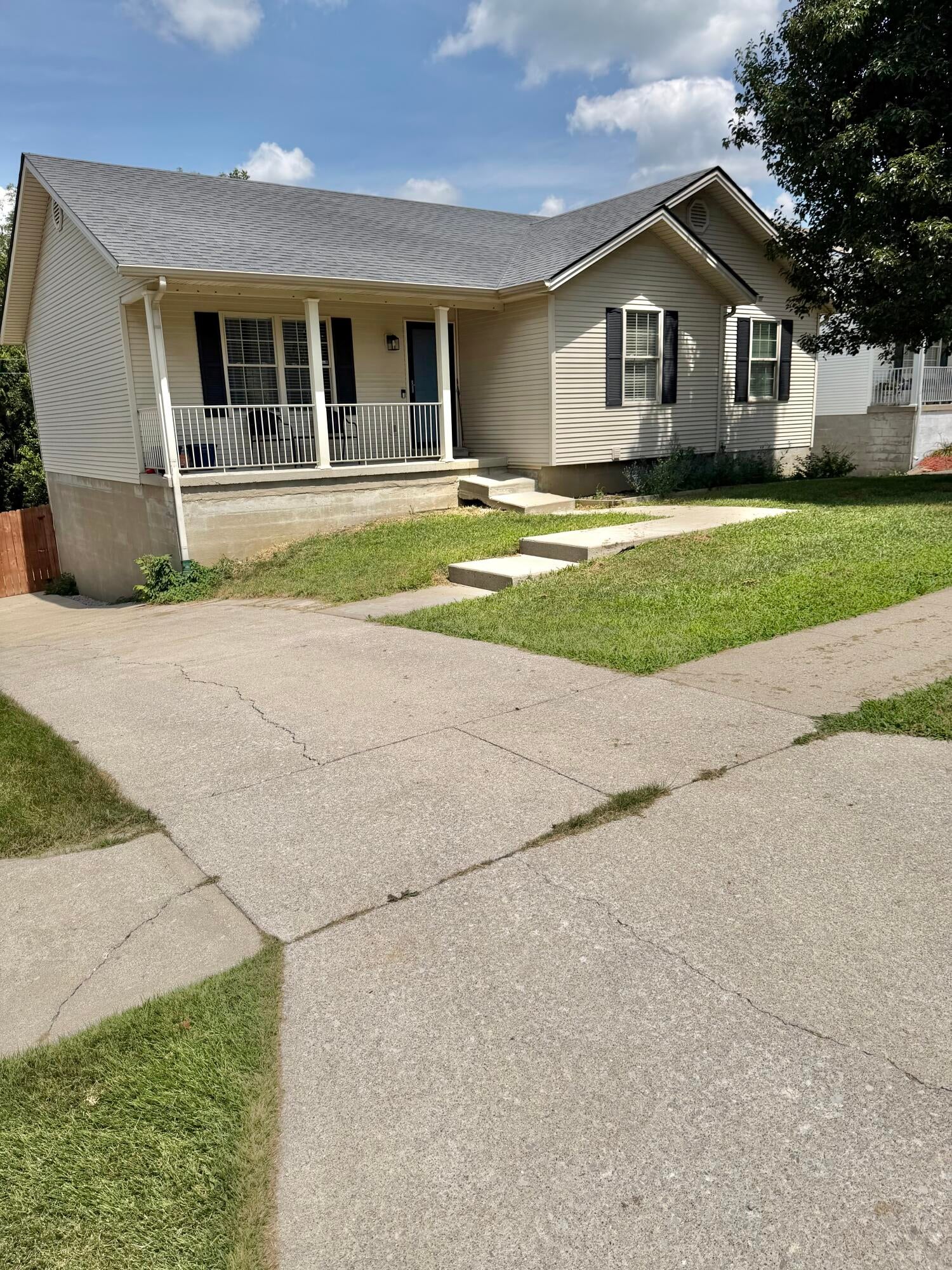428 Waycross Drive — photo