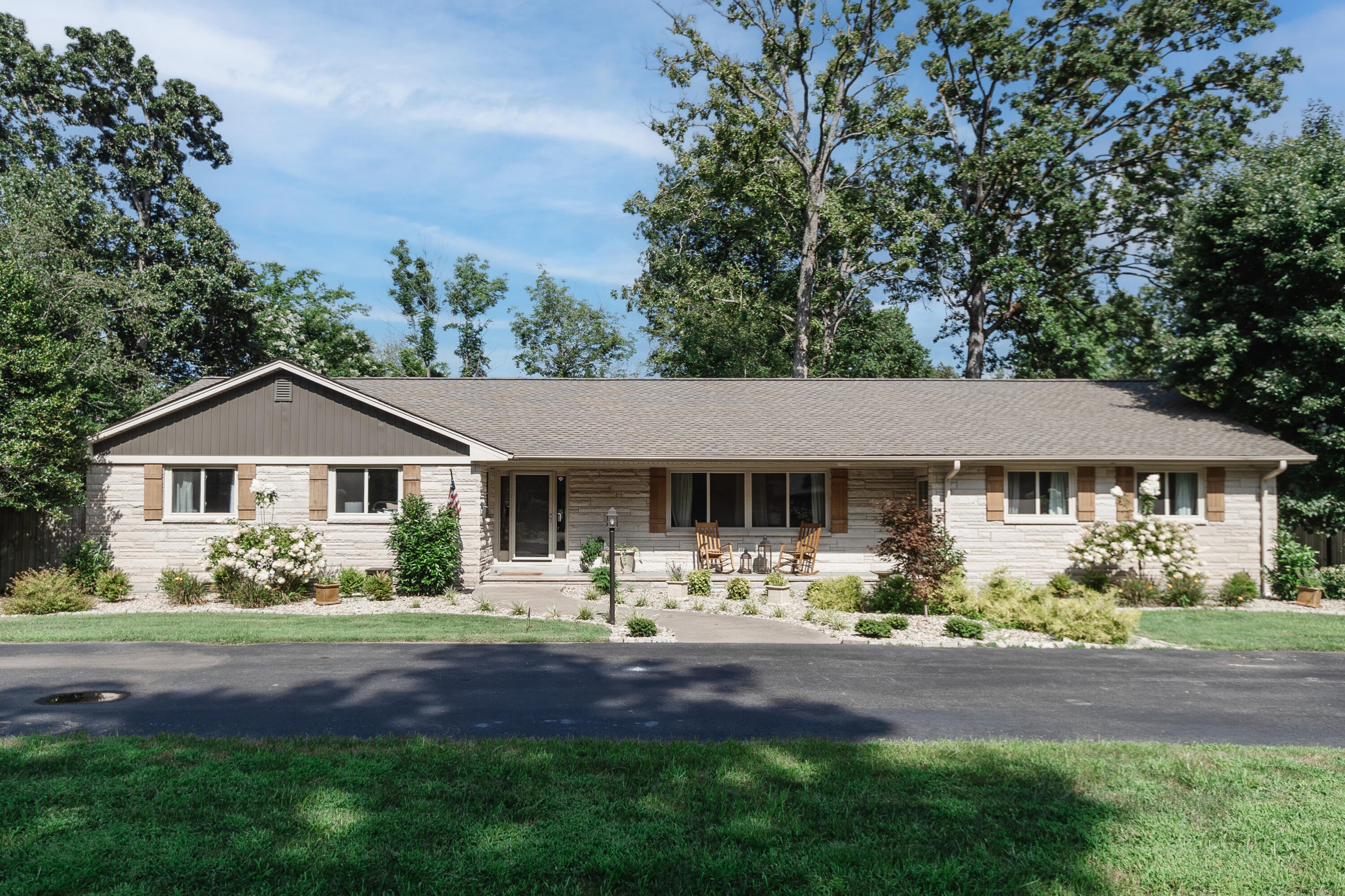 105 Hickory Drive — photo