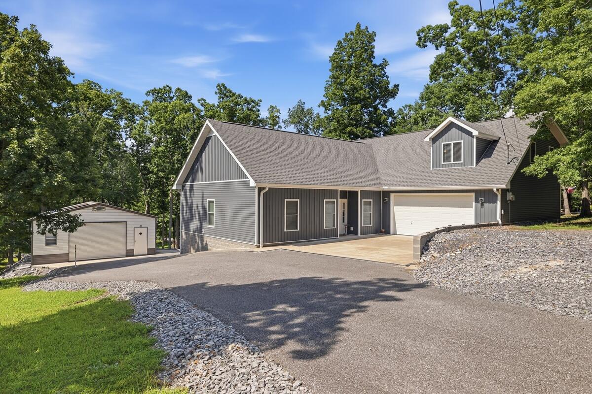 124 Hickory Hill Lane — photo