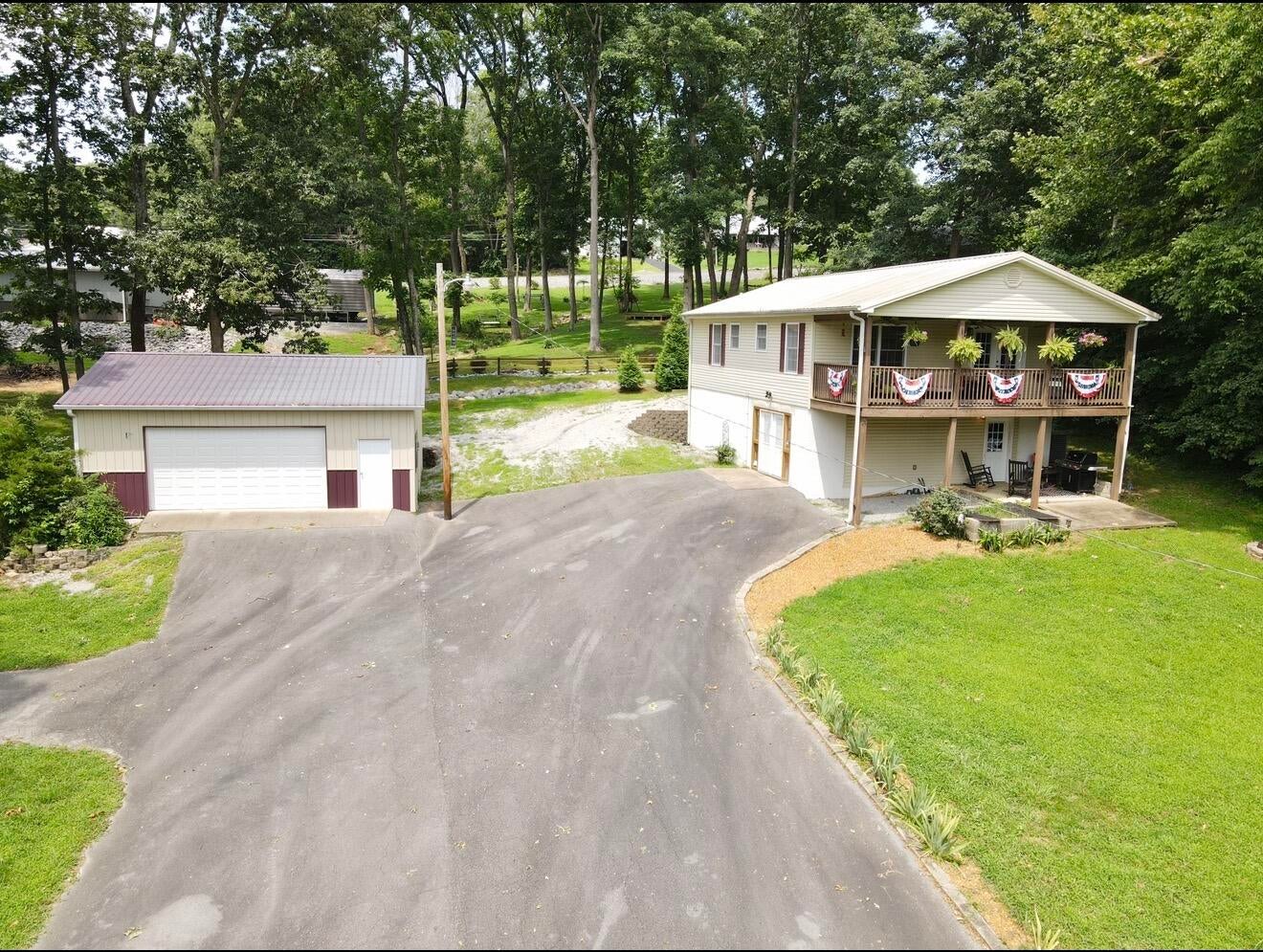 785 Rockcastle Lakeshore Drive — photo