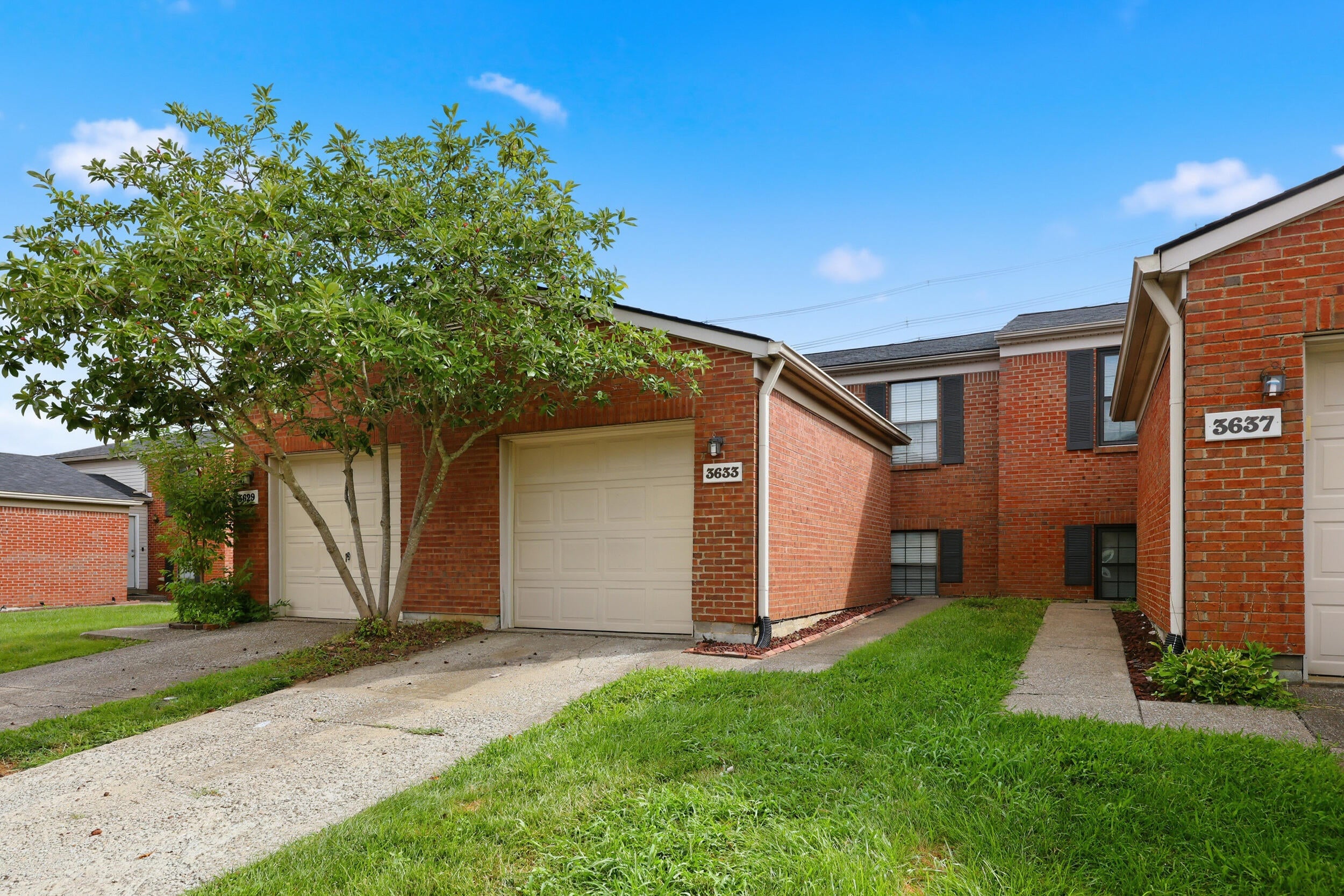 3633 Squires Woods Way — photo