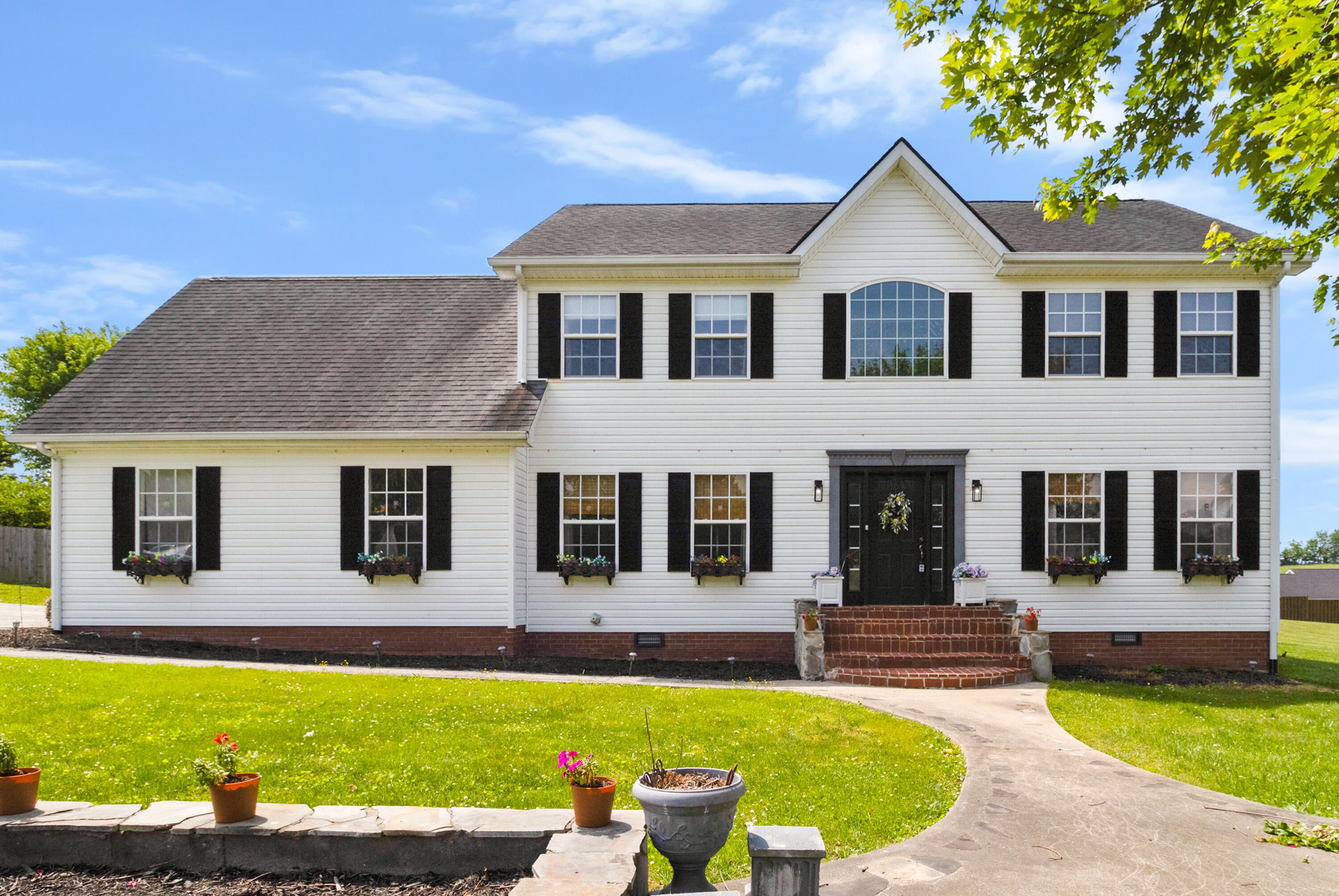 41 Lakeside Drive — photo