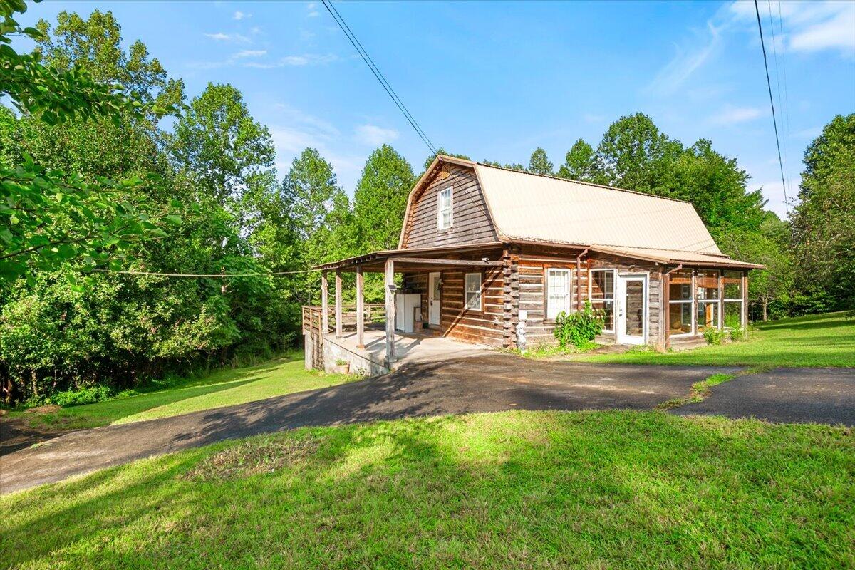 520 Singing Hills Road — photo