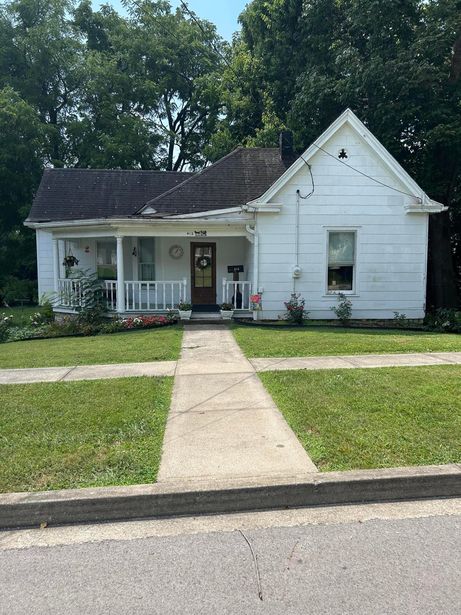 412 Holt Avenue — photo