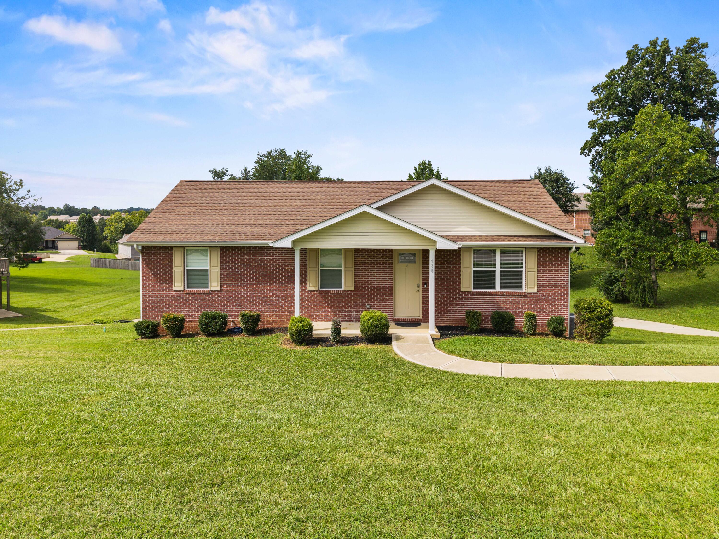 135 Grand Crossing Drive — photo