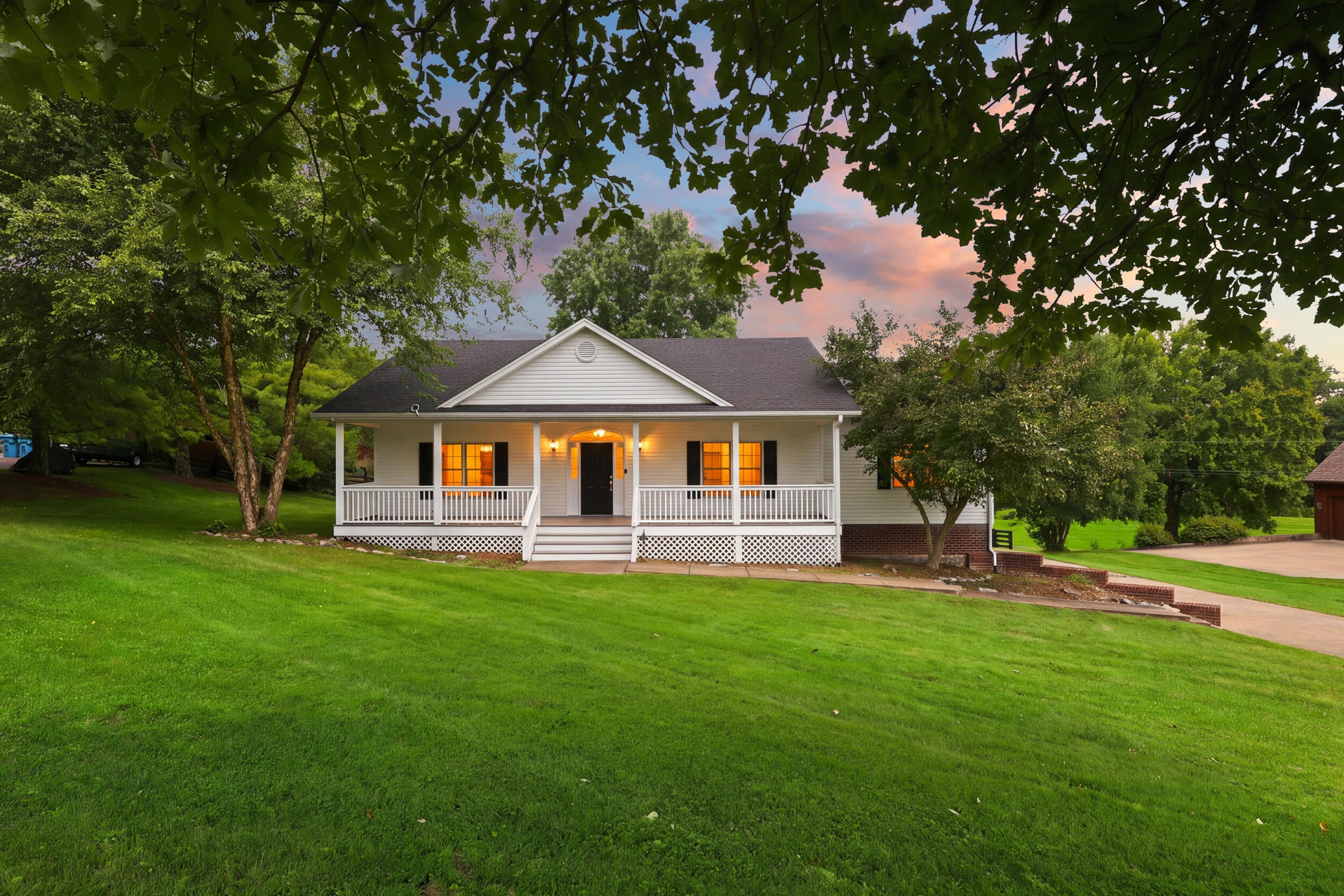 1035 Highview Drive — photo