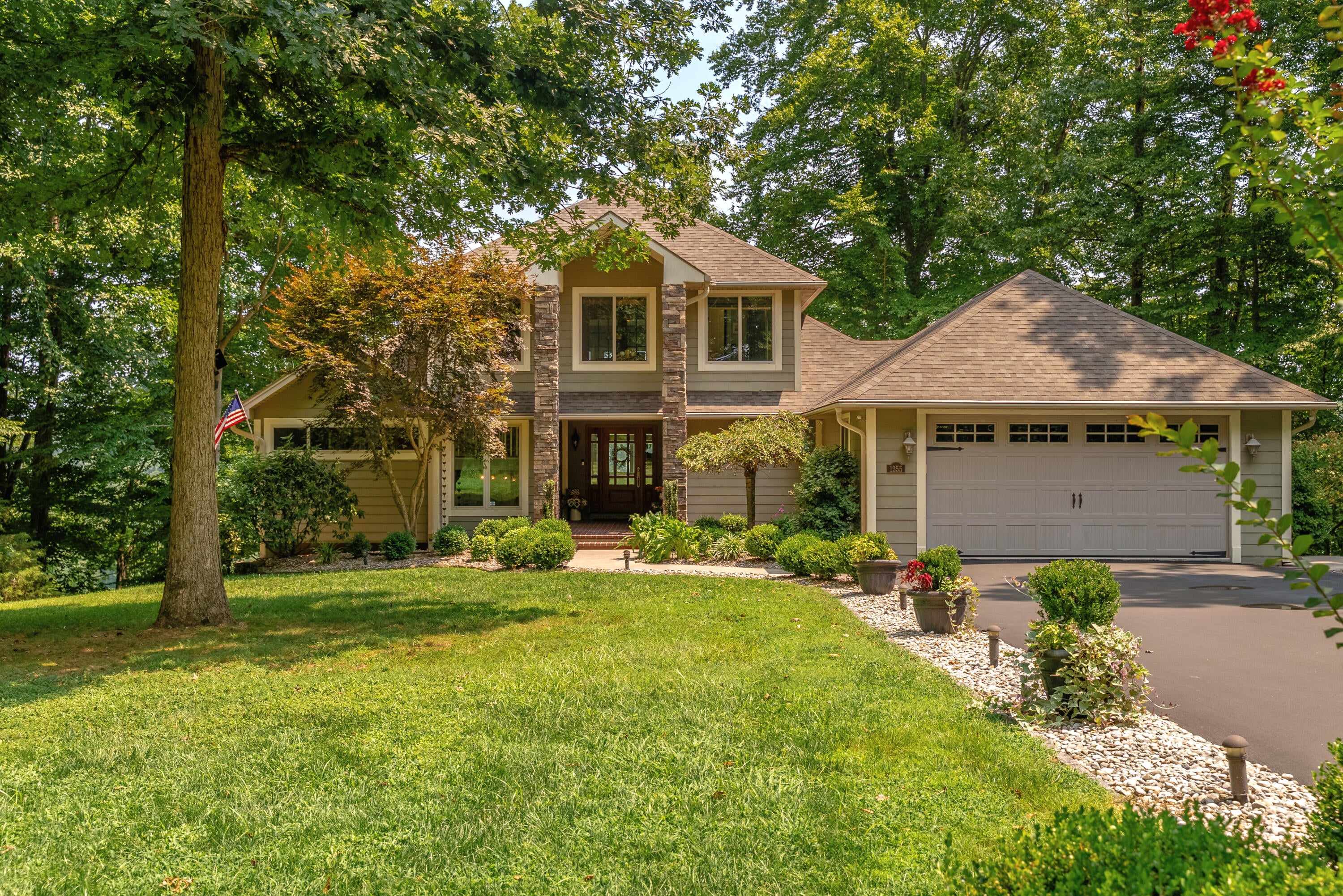 1355 Cliffside Drive — photo