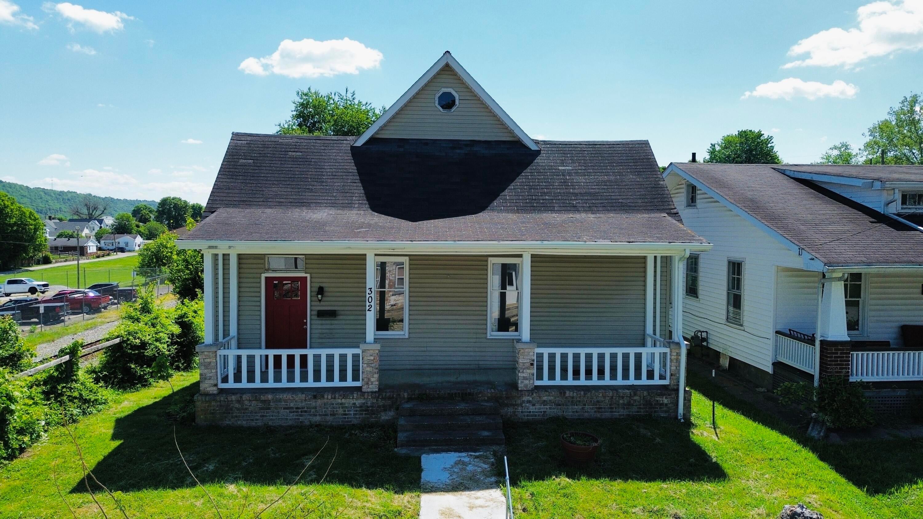 302 Commerce Street — photo