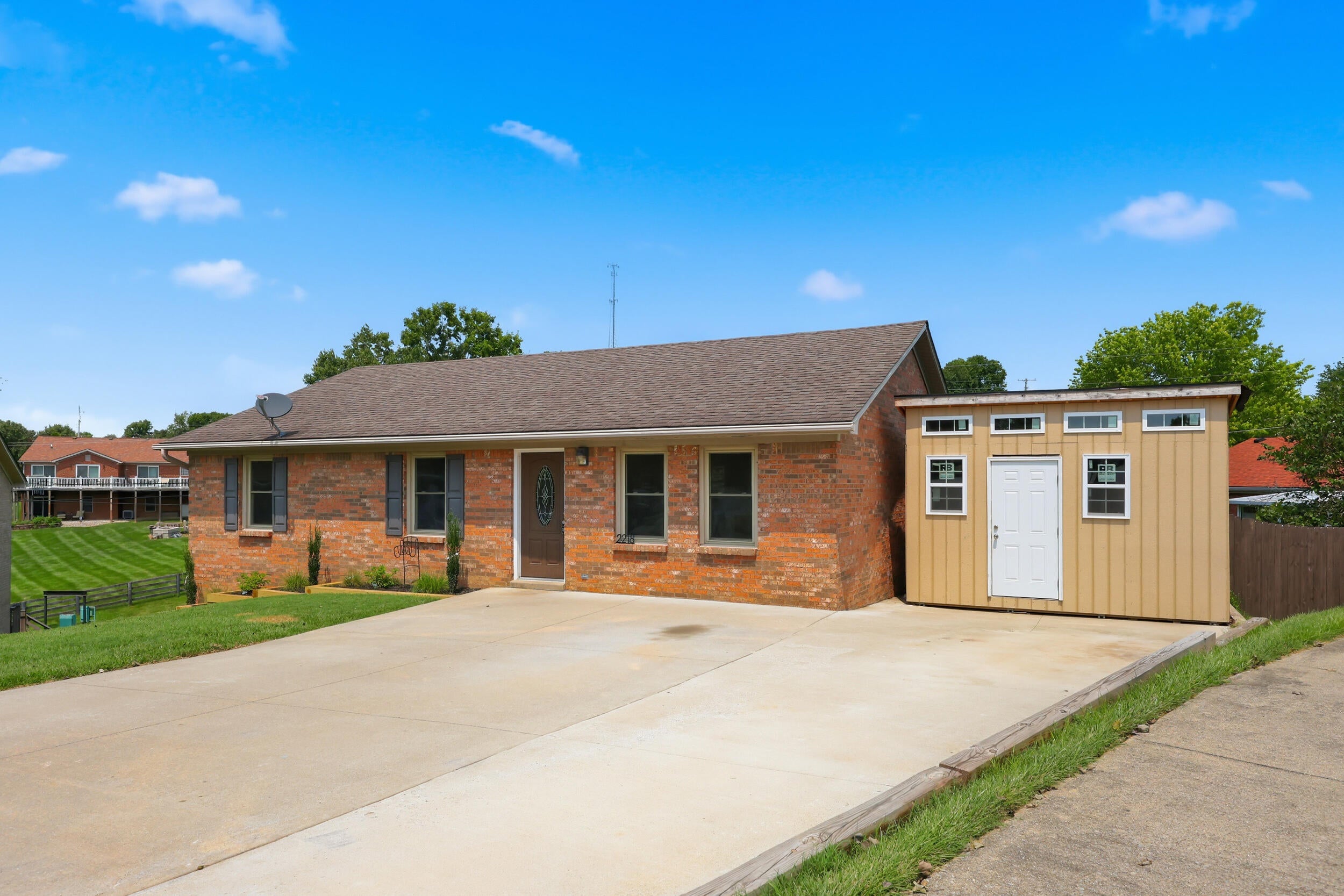 2218 Woodford Drive — photo