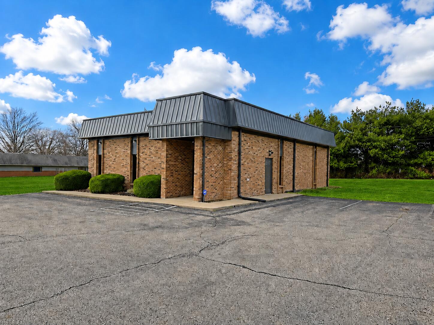 100 Greenbriar Drive — photo
