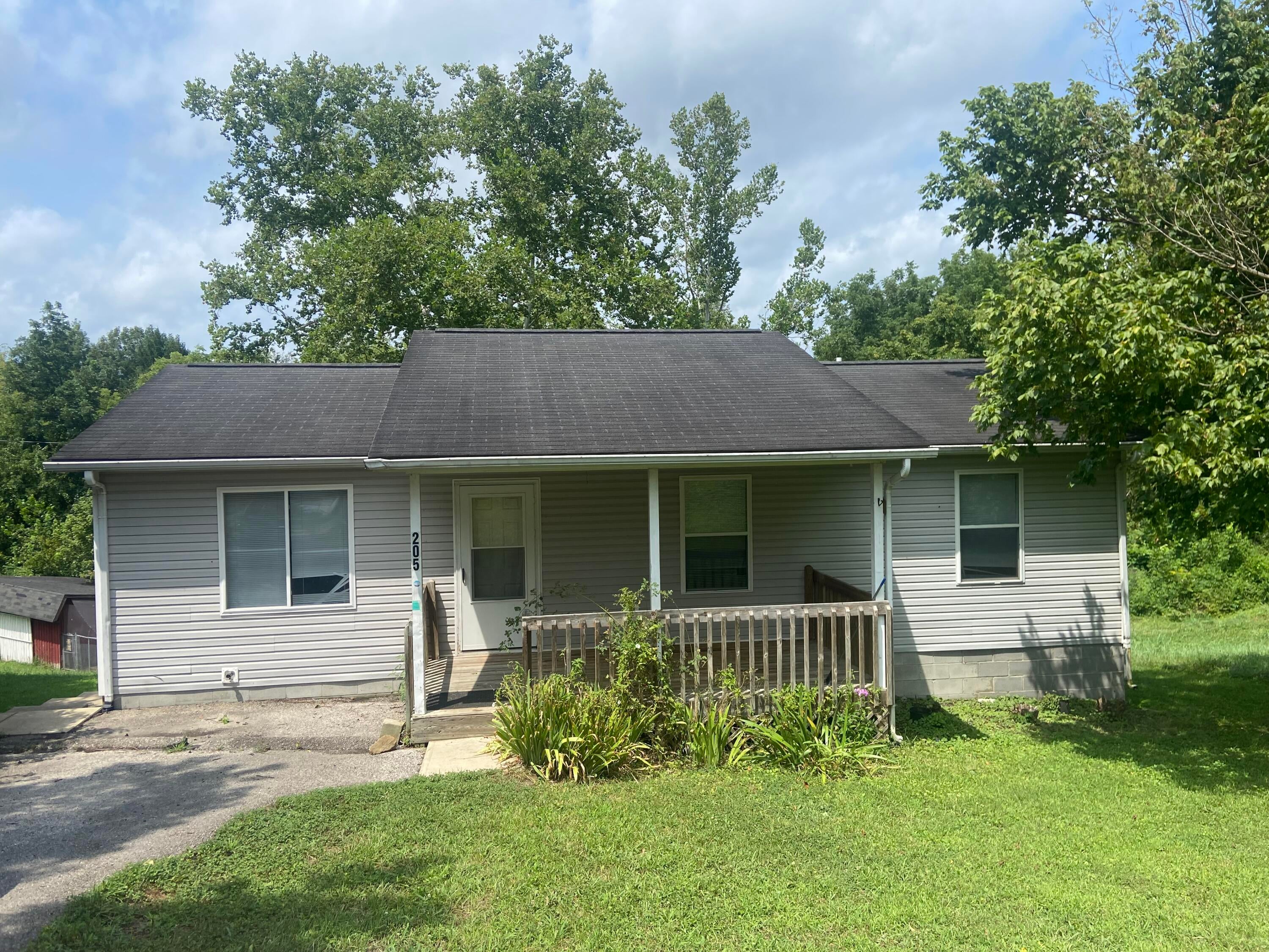 205 Keith Whitley Boulevard — photo