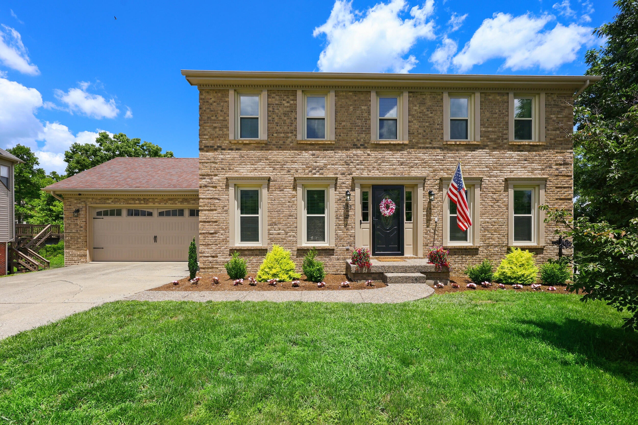 525 Woodstream Court — photo