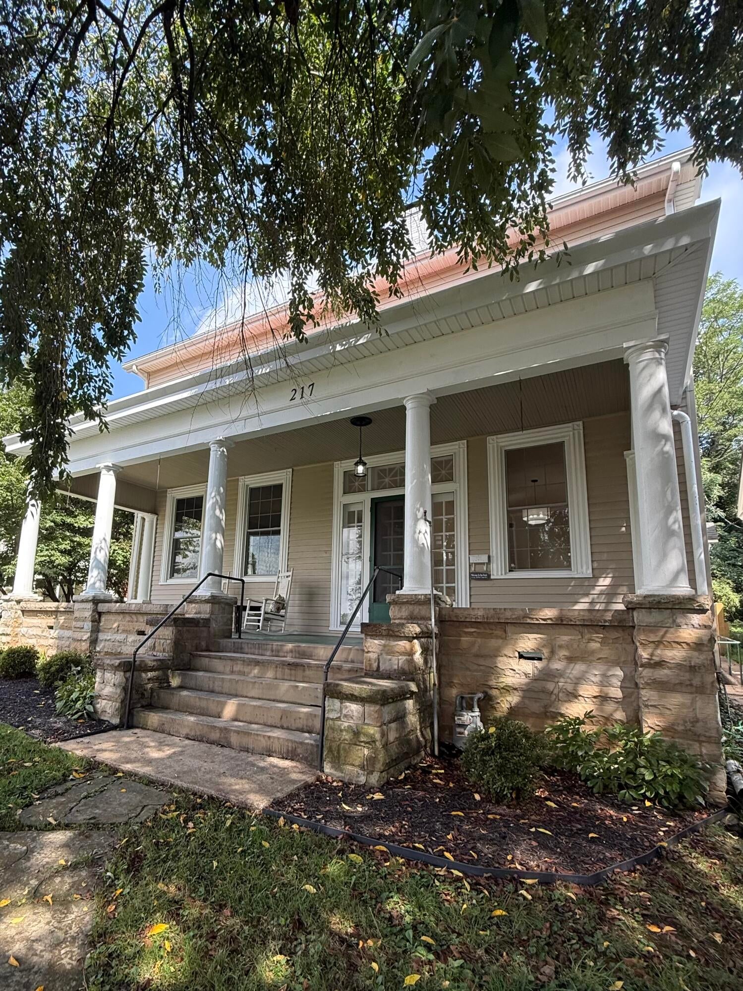 217 W Main Street — photo