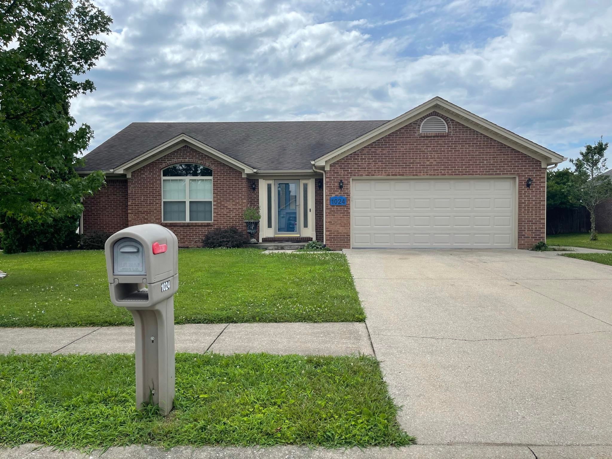 1024 Heathcliff Drive — photo