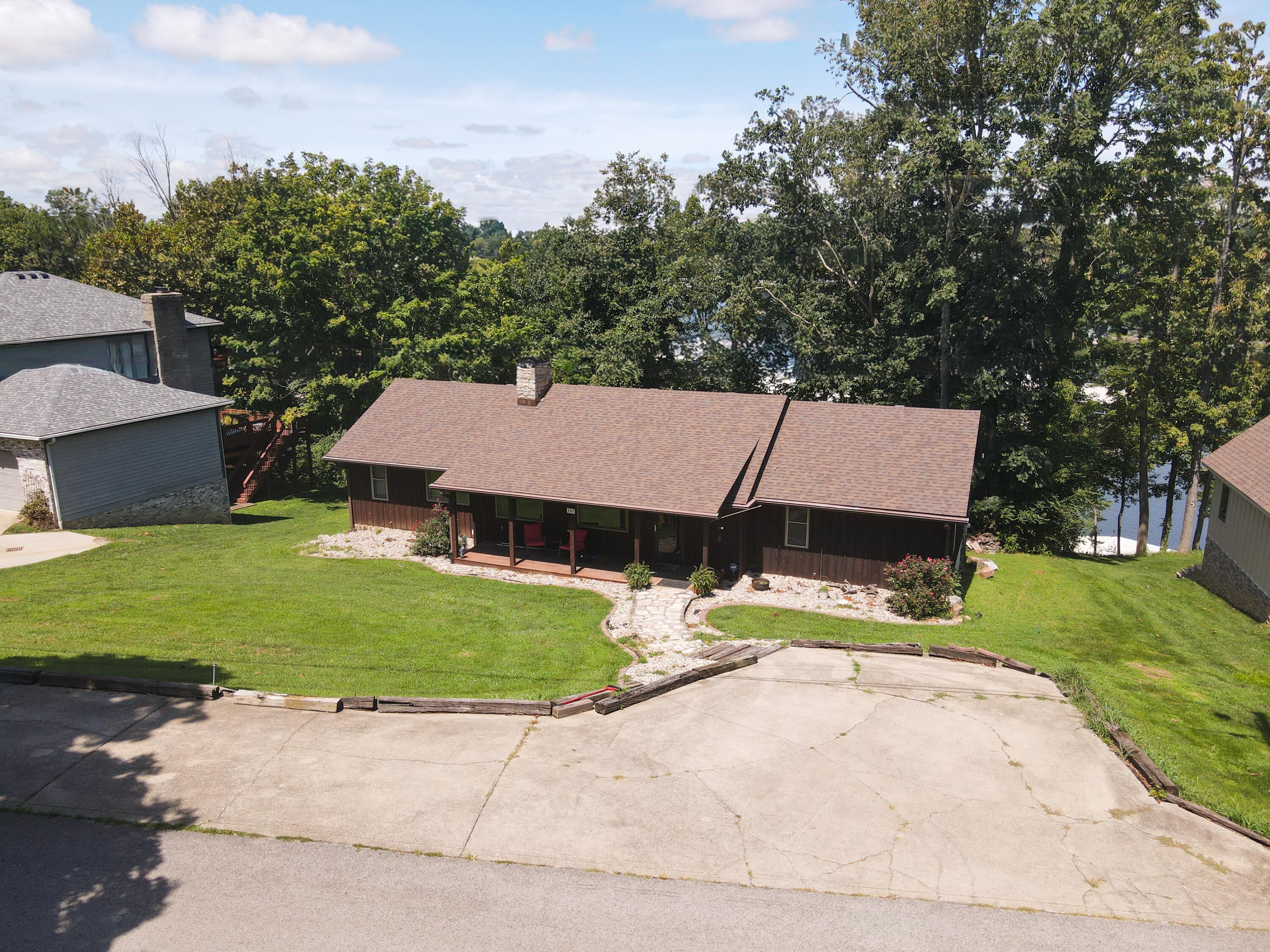 251 Herrington Woods — photo