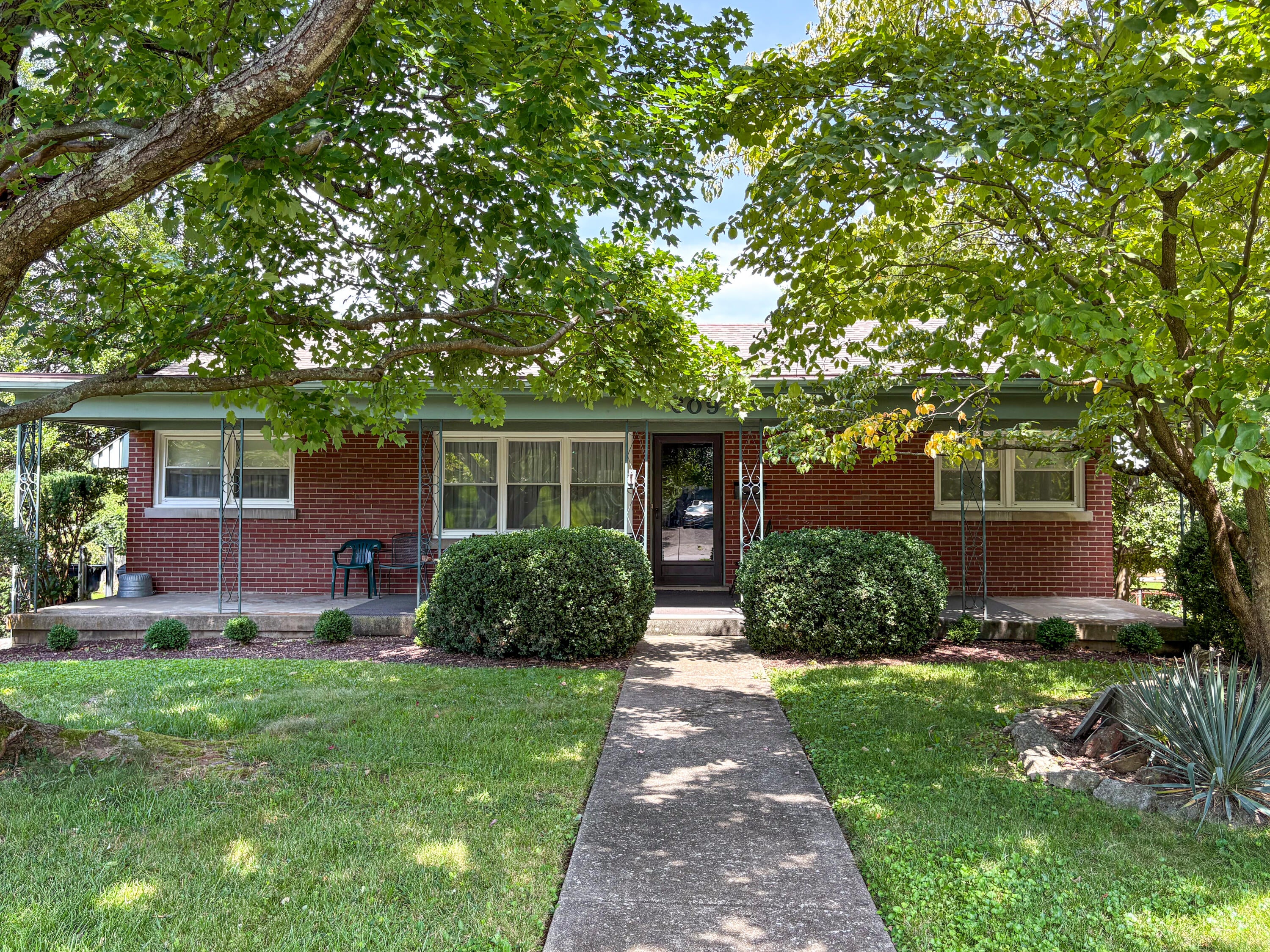 609 Portland Drive — photo