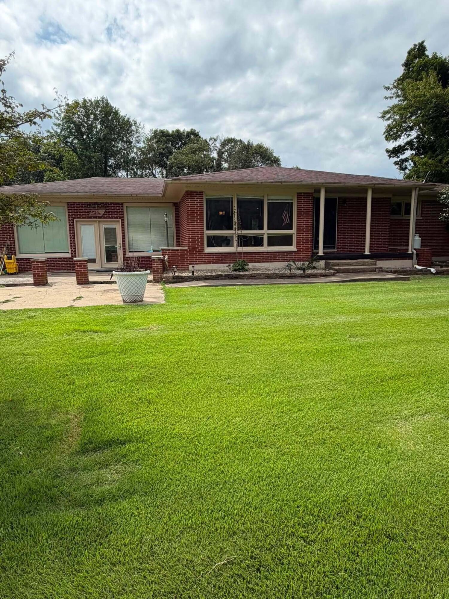 2188 US-460 East — photo