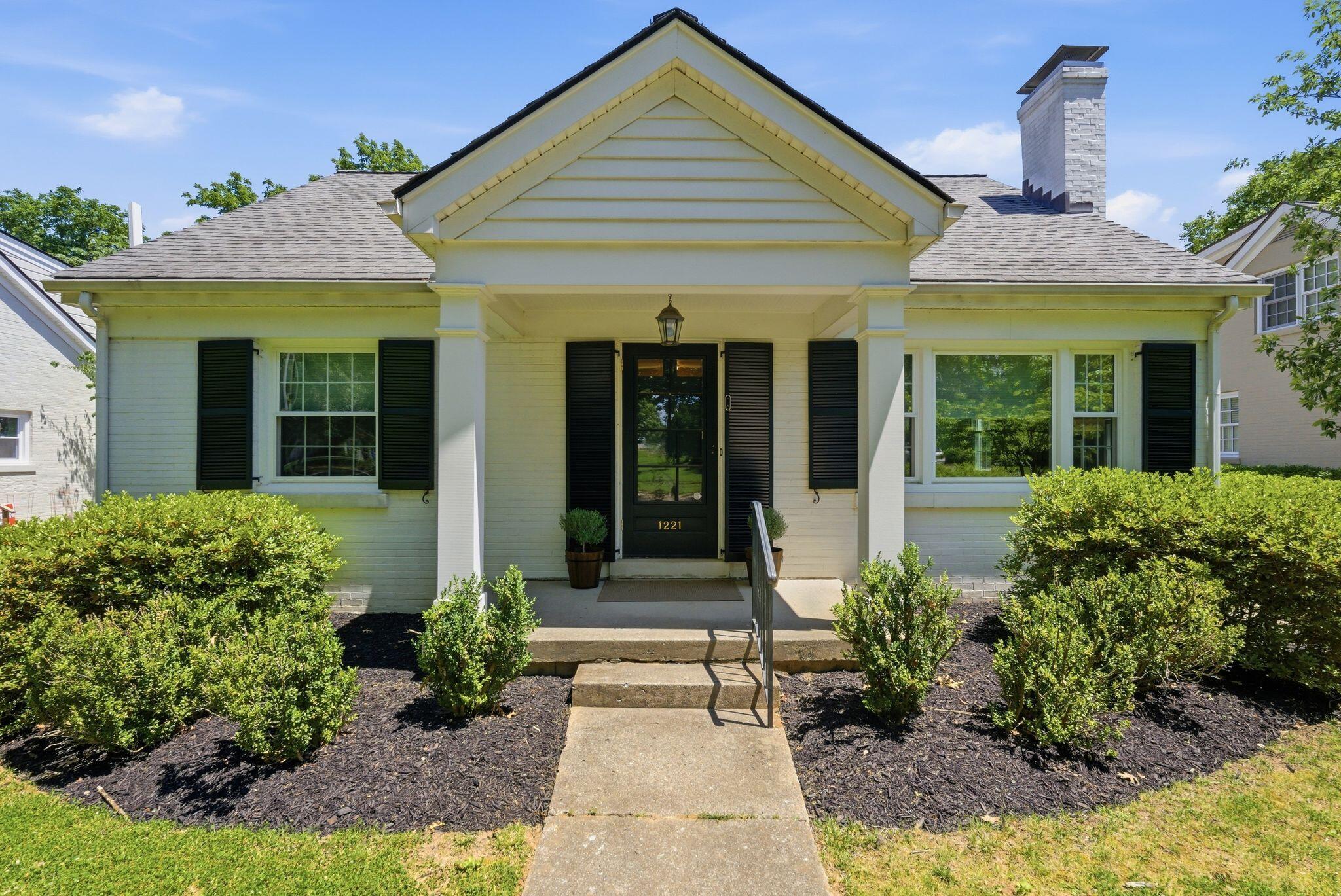 1221 Providence Lane — photo