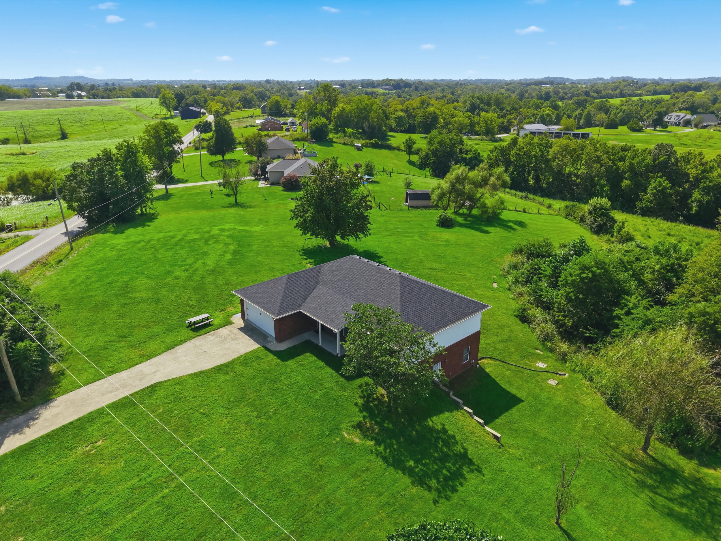 31 Chandler Way — photo
