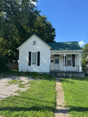 440 W Pleasant Street — photo
