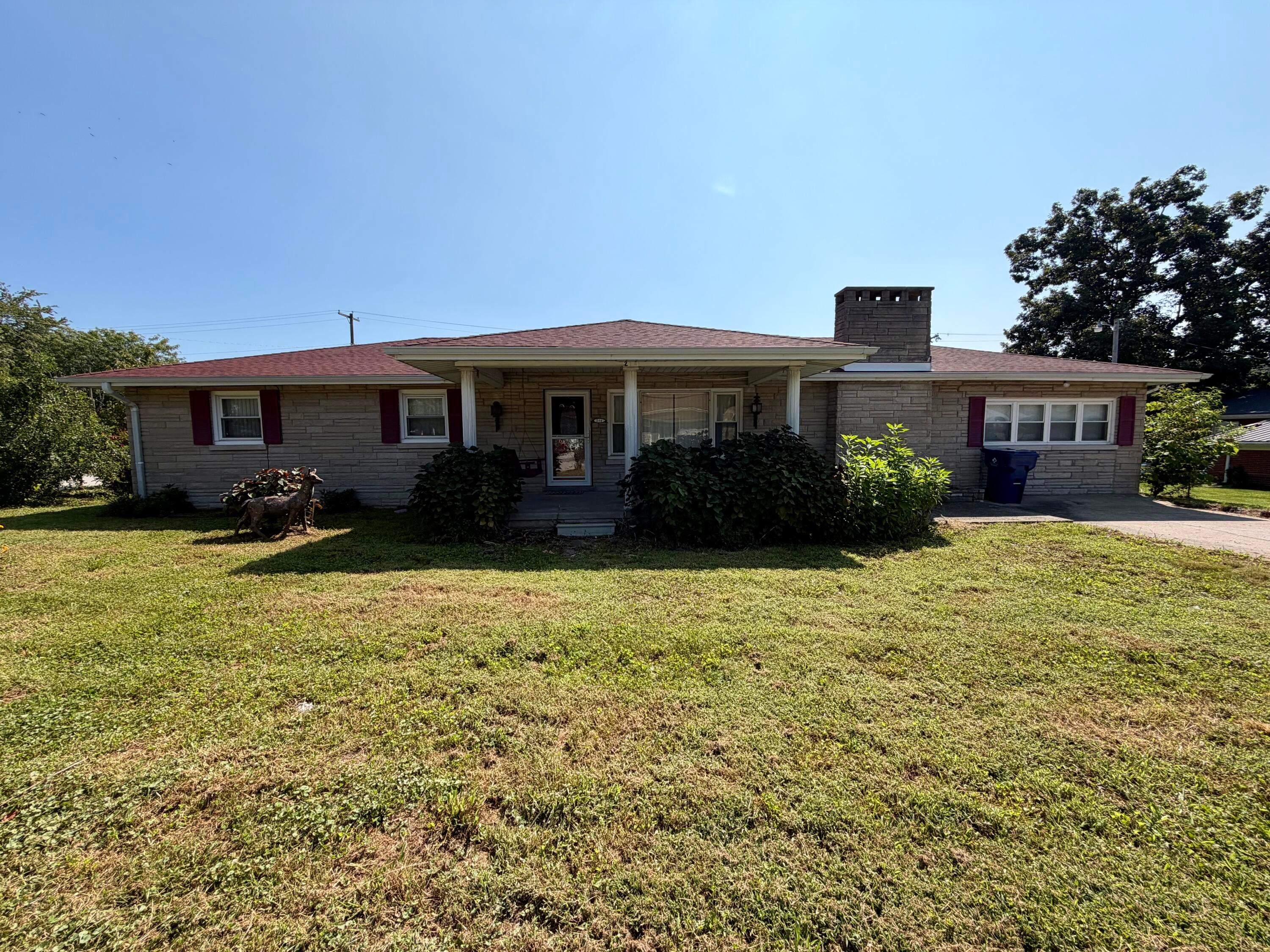 214 Laurel Drive — photo