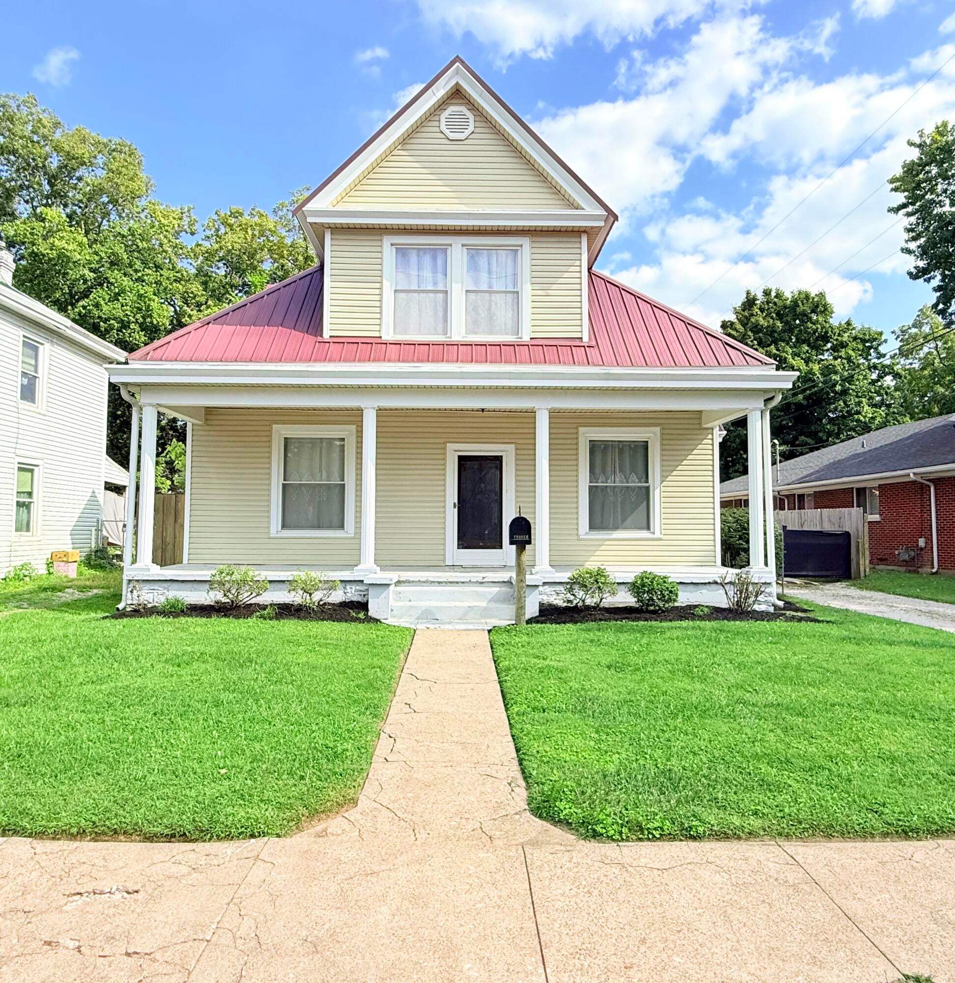 278 E Main Street — photo
