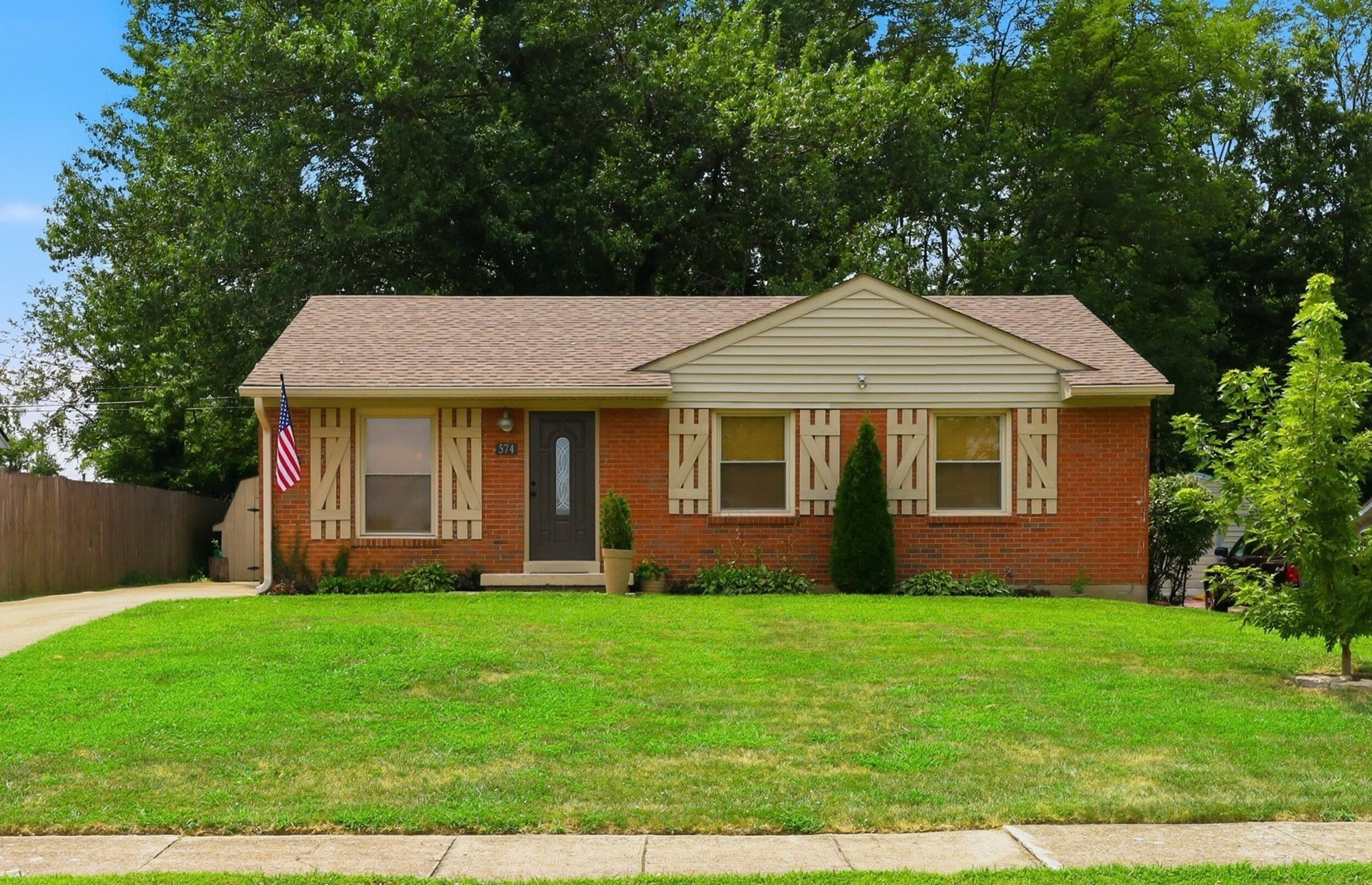 574 Judy Lane — photo