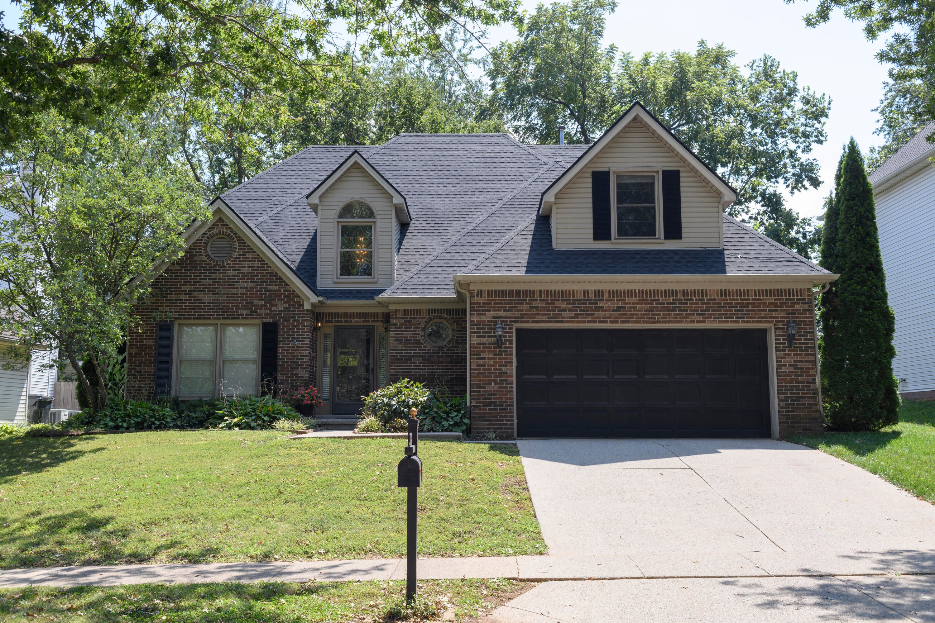 825 Willow Oak Circle — photo