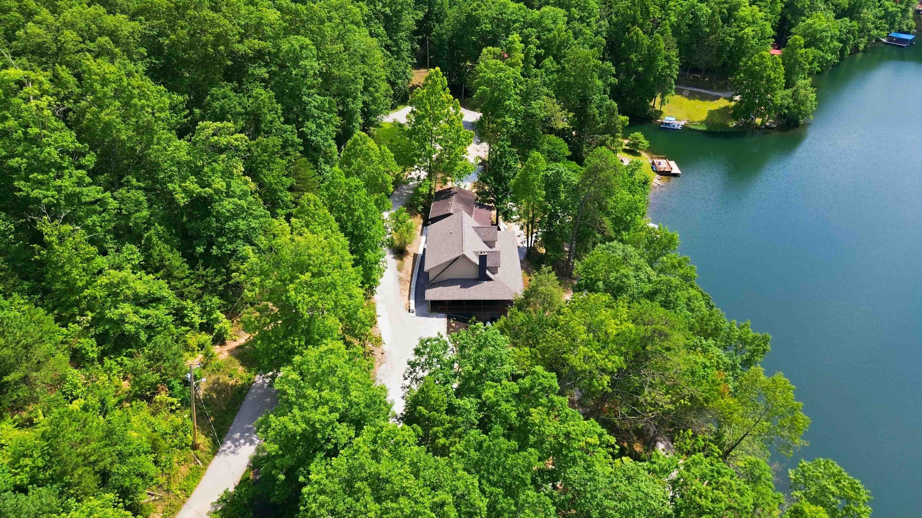 1464 Hawk Ridge Road — photo